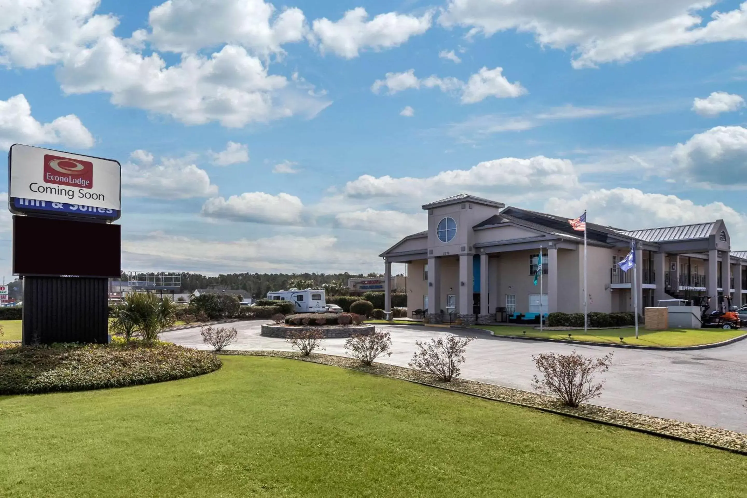 Property Building in Econo Lodge at the University Property Building in Econo Lodge at the University