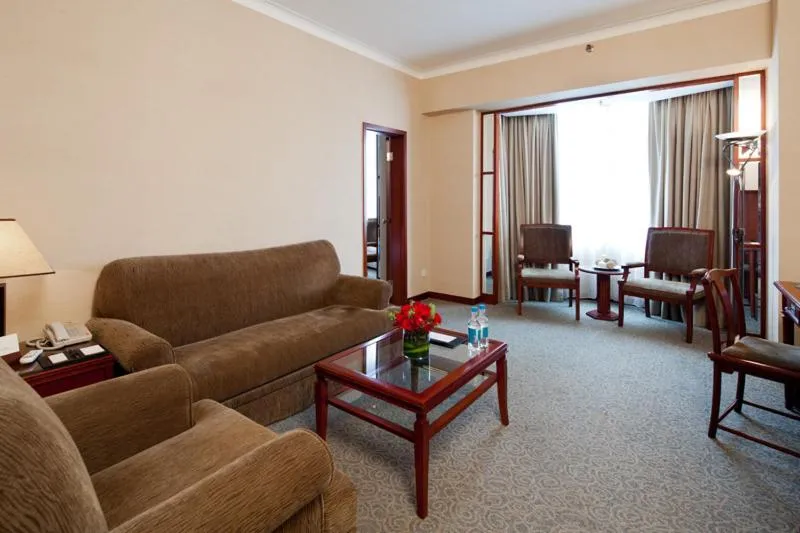 Seating Area in Rosedale Hotel & Suite