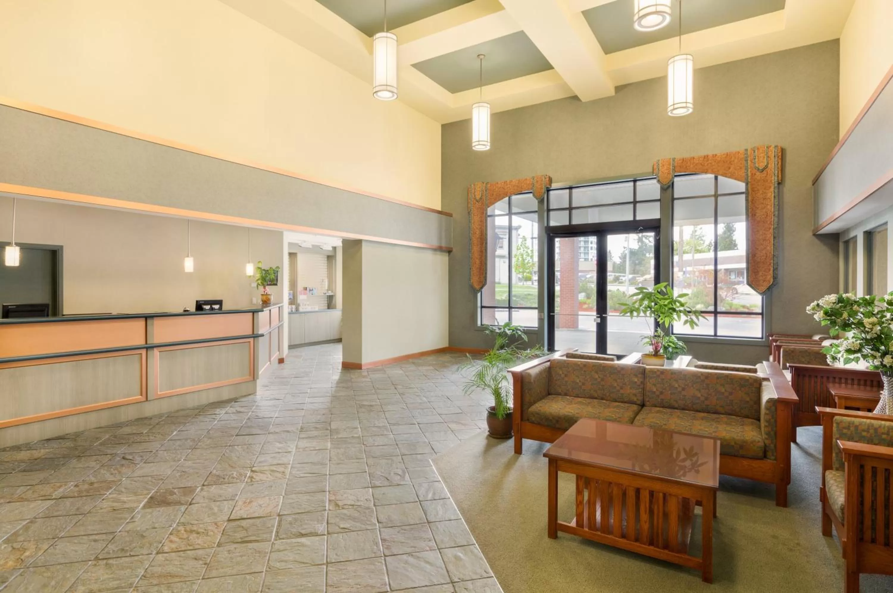 Lobby or reception in Ramada by Wyndham Nanaimo