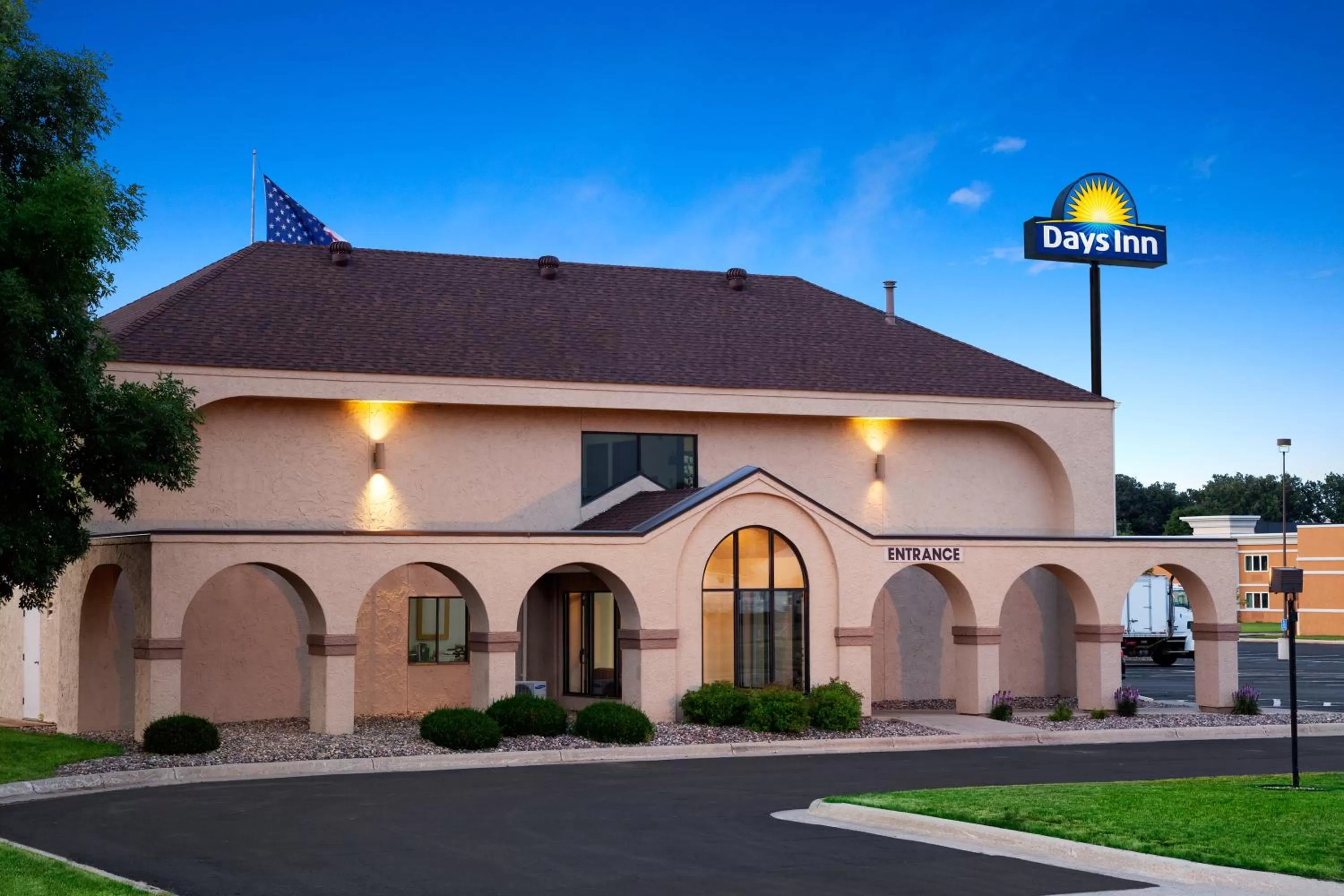 Facade/entrance in Days Inn by Wyndham Austin