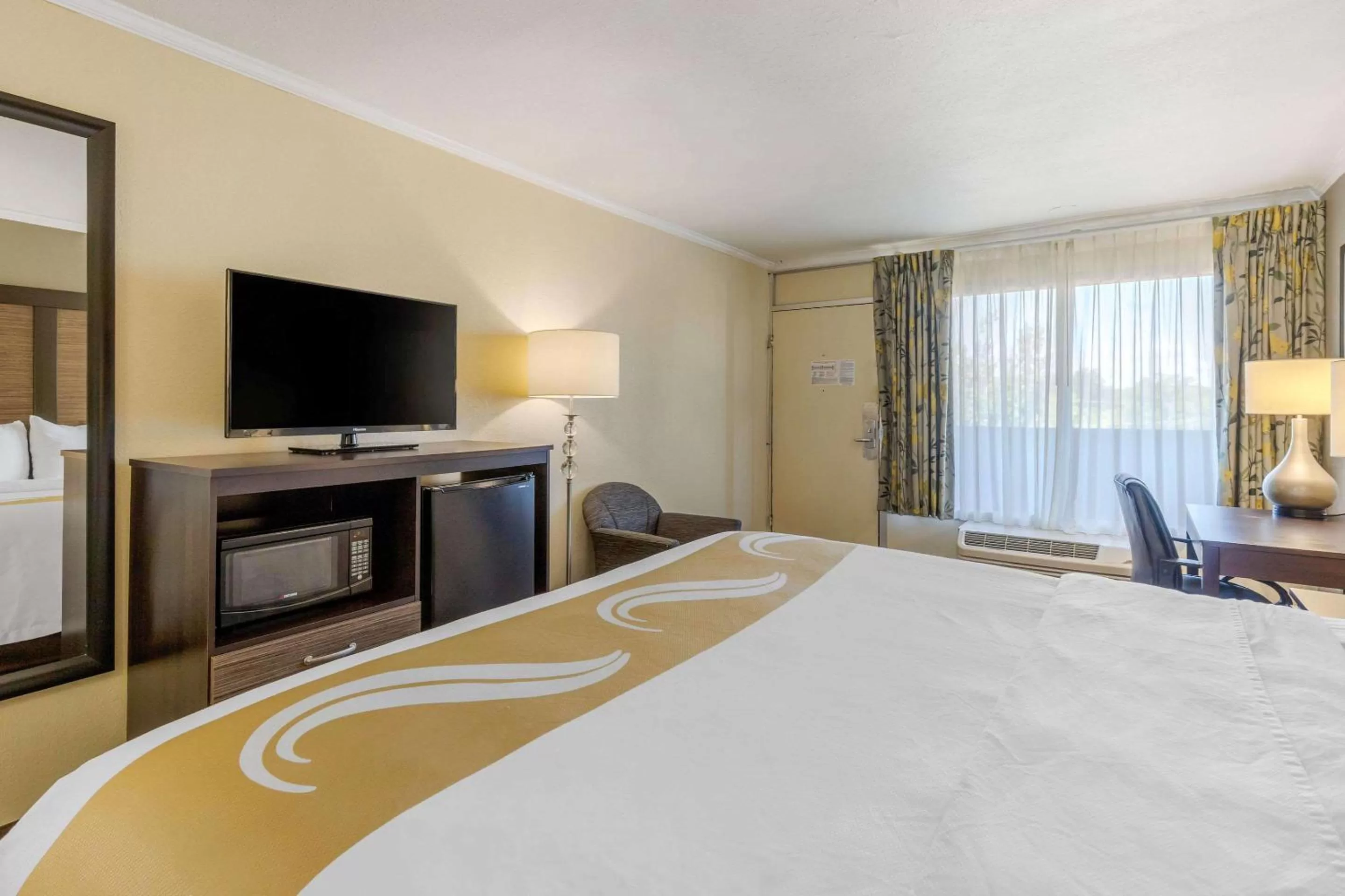 Photo of the whole room, Bed in Quality Inn Airport South