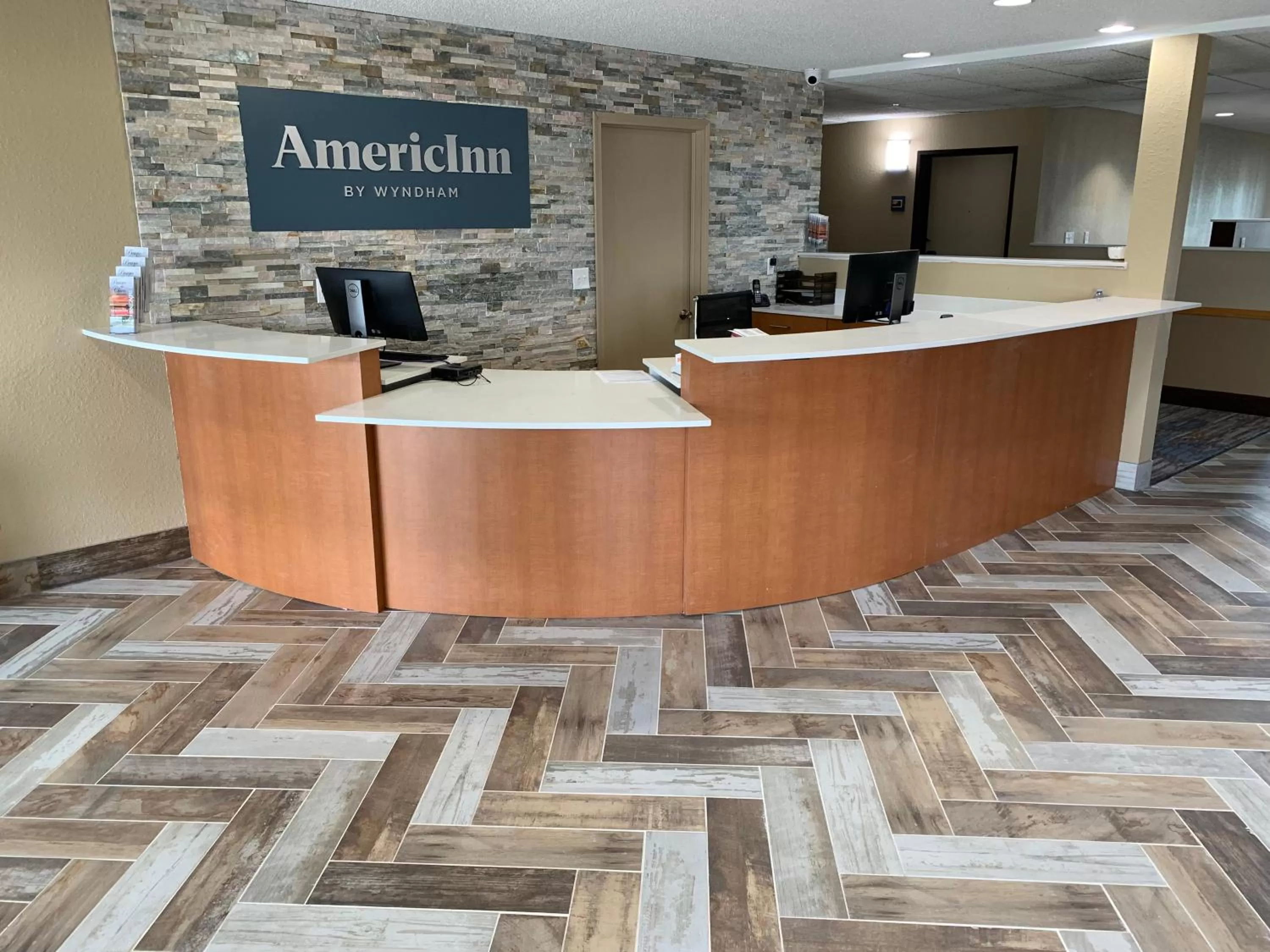 Lobby or reception in AmericInn by Wyndham Prairie du Chien