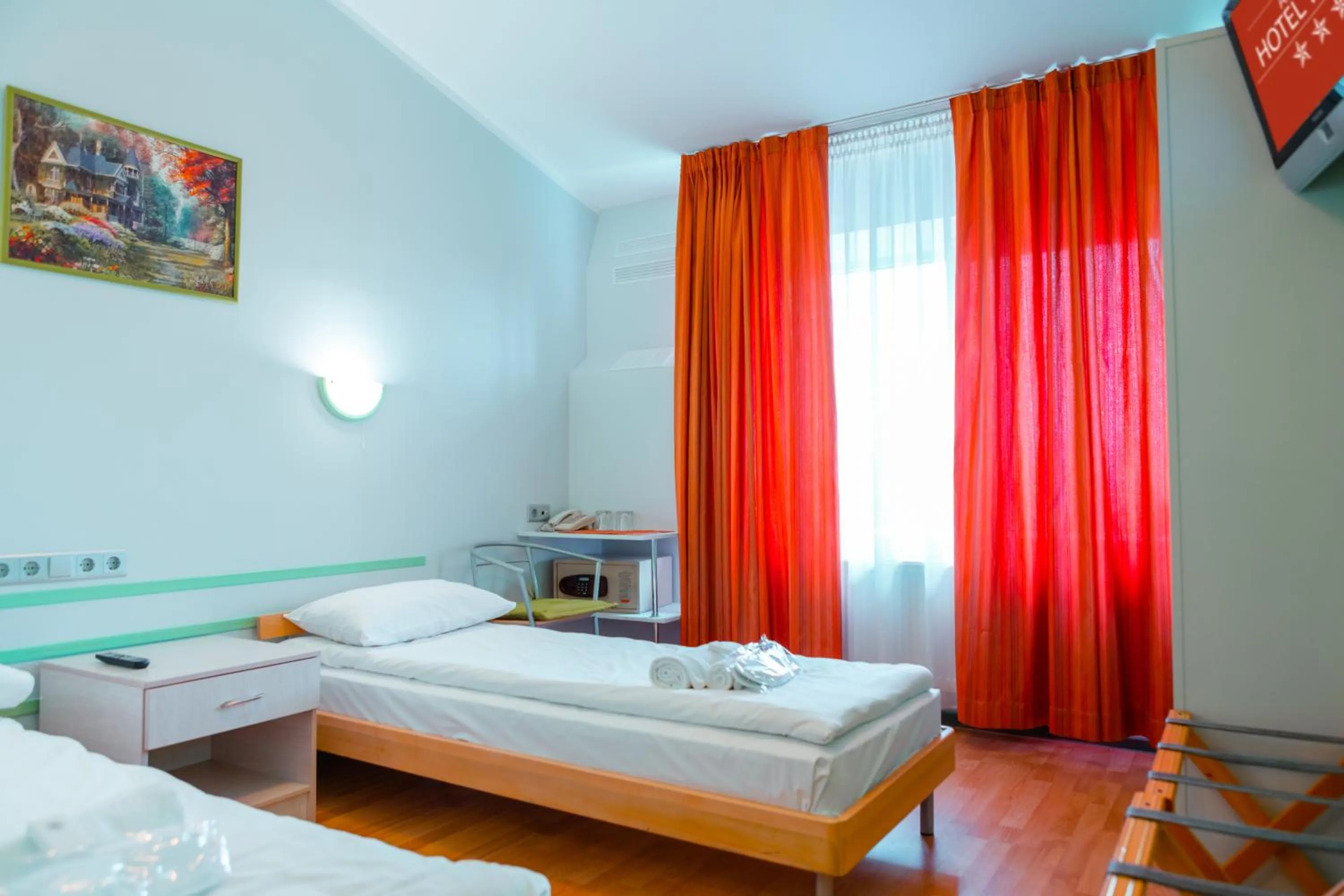 Deluxe Twin Room in Apart Hotel Tomo FREE PARKING