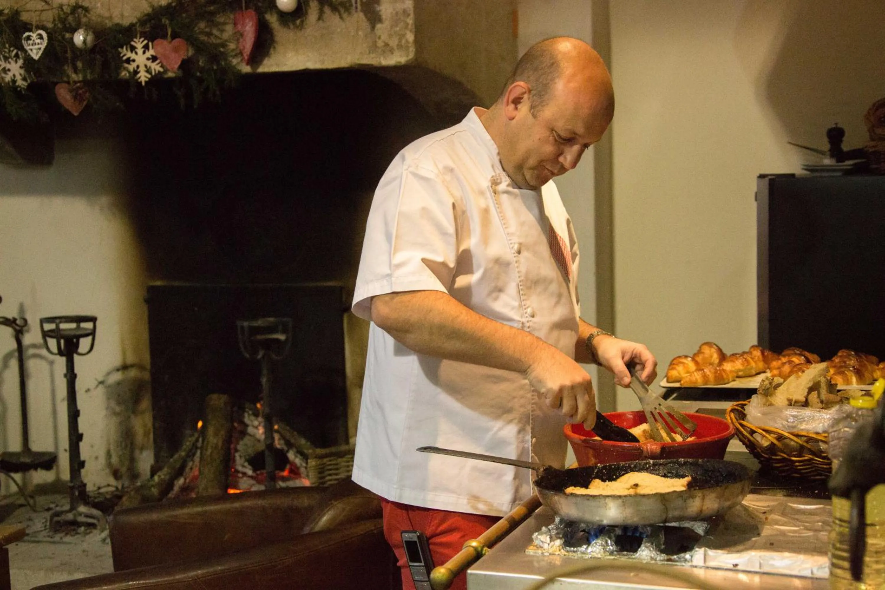 Buffet breakfast in Hôtel-Spa Le Saint Cirq