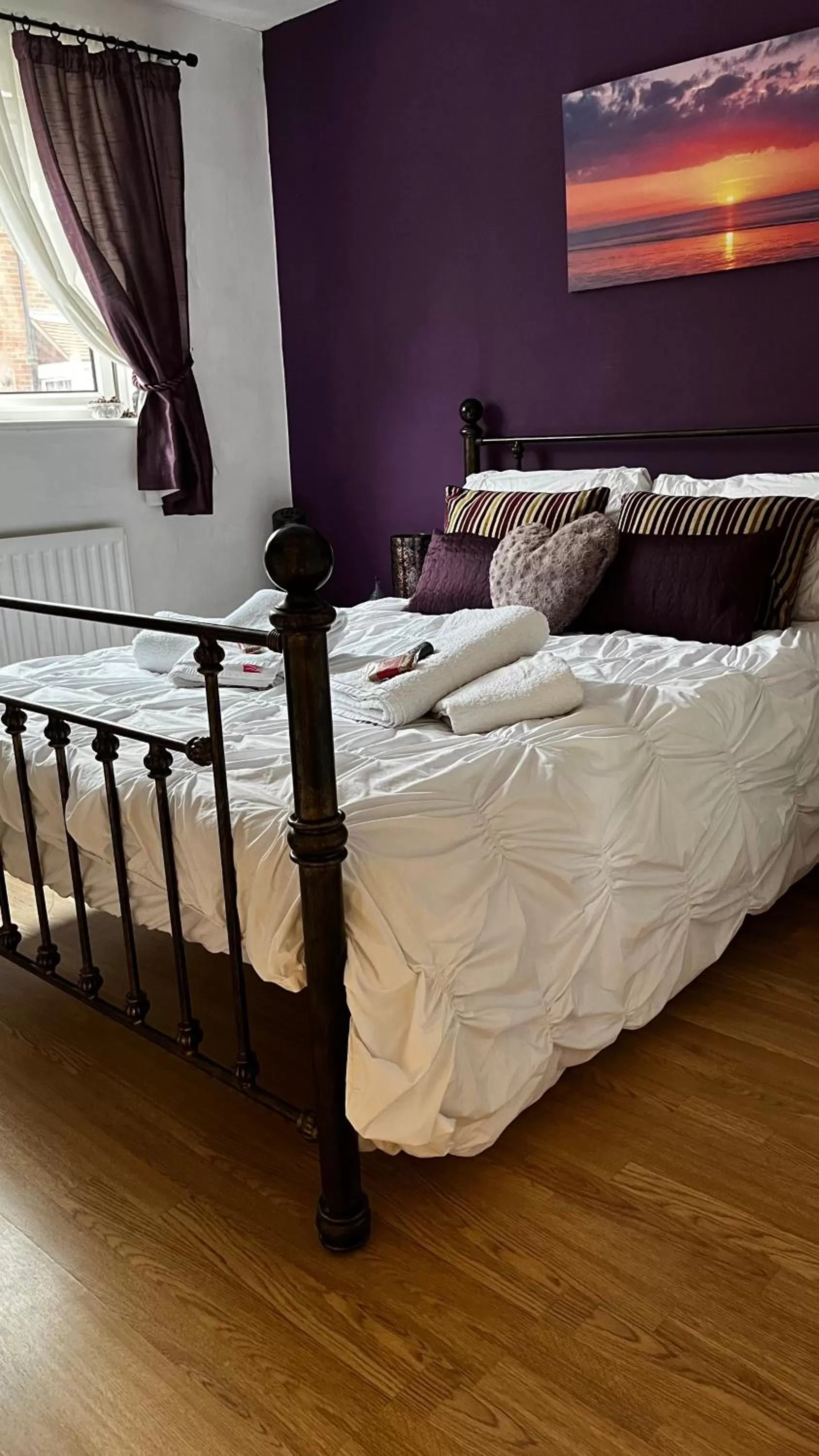 Bedroom, Bed in Home from home, close to Redditch hospital & transport links