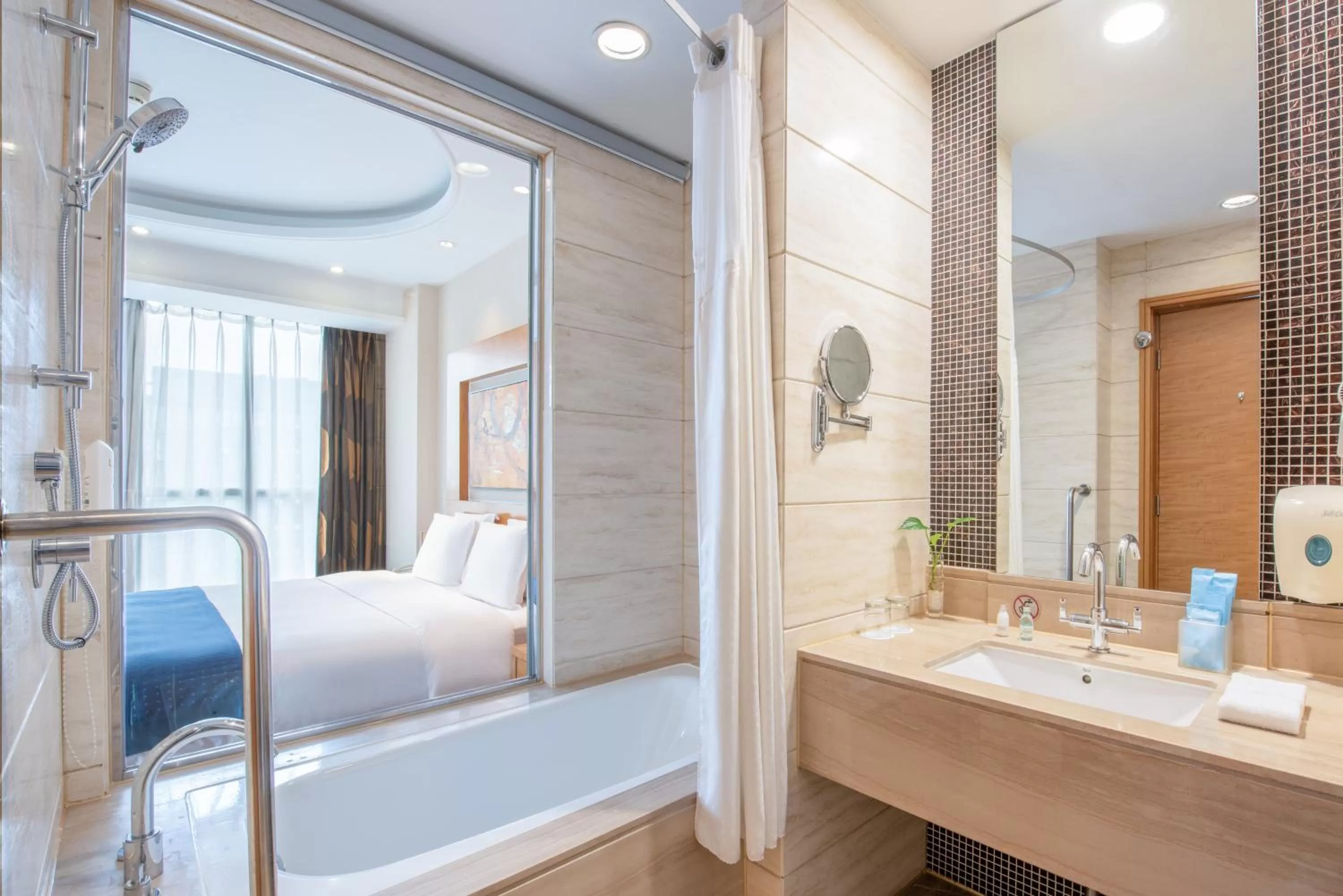 Bathroom, Bed in Holiday Inn Express Beijing Wangjing Center by IHG