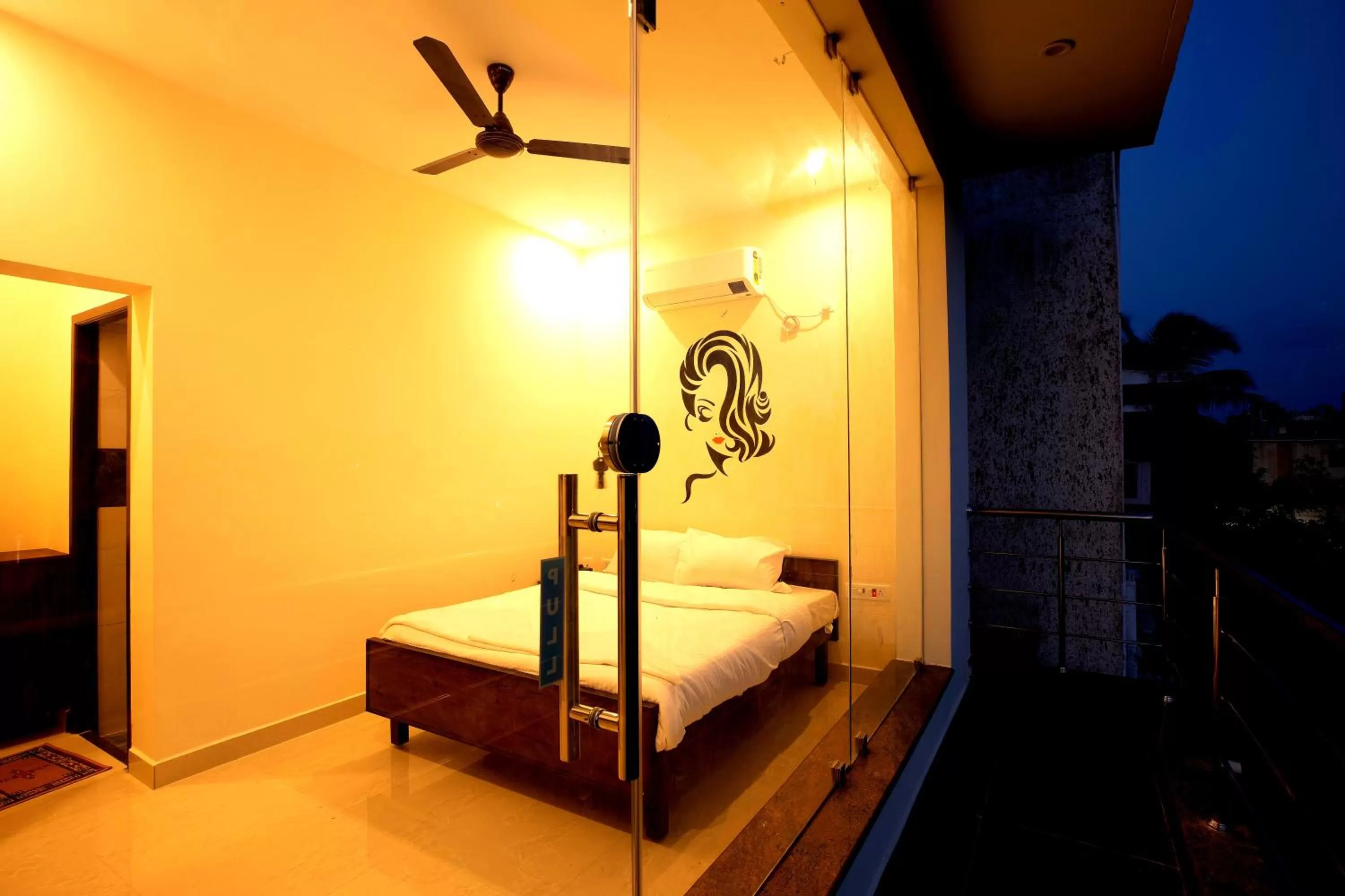 Photo of the whole room, Bed in Thiru Pavilion Retreat