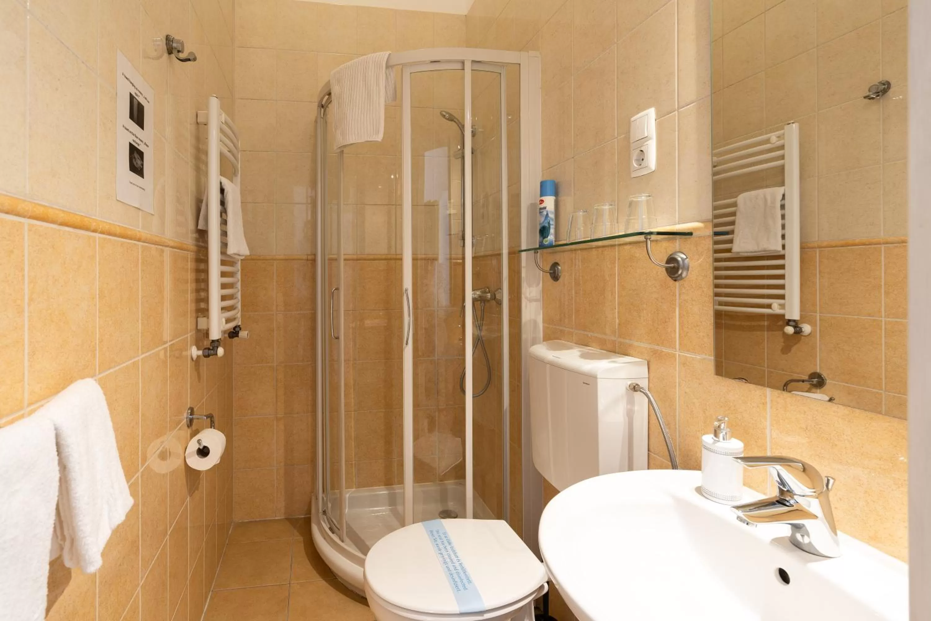 Shower in Budapest Panorama Central