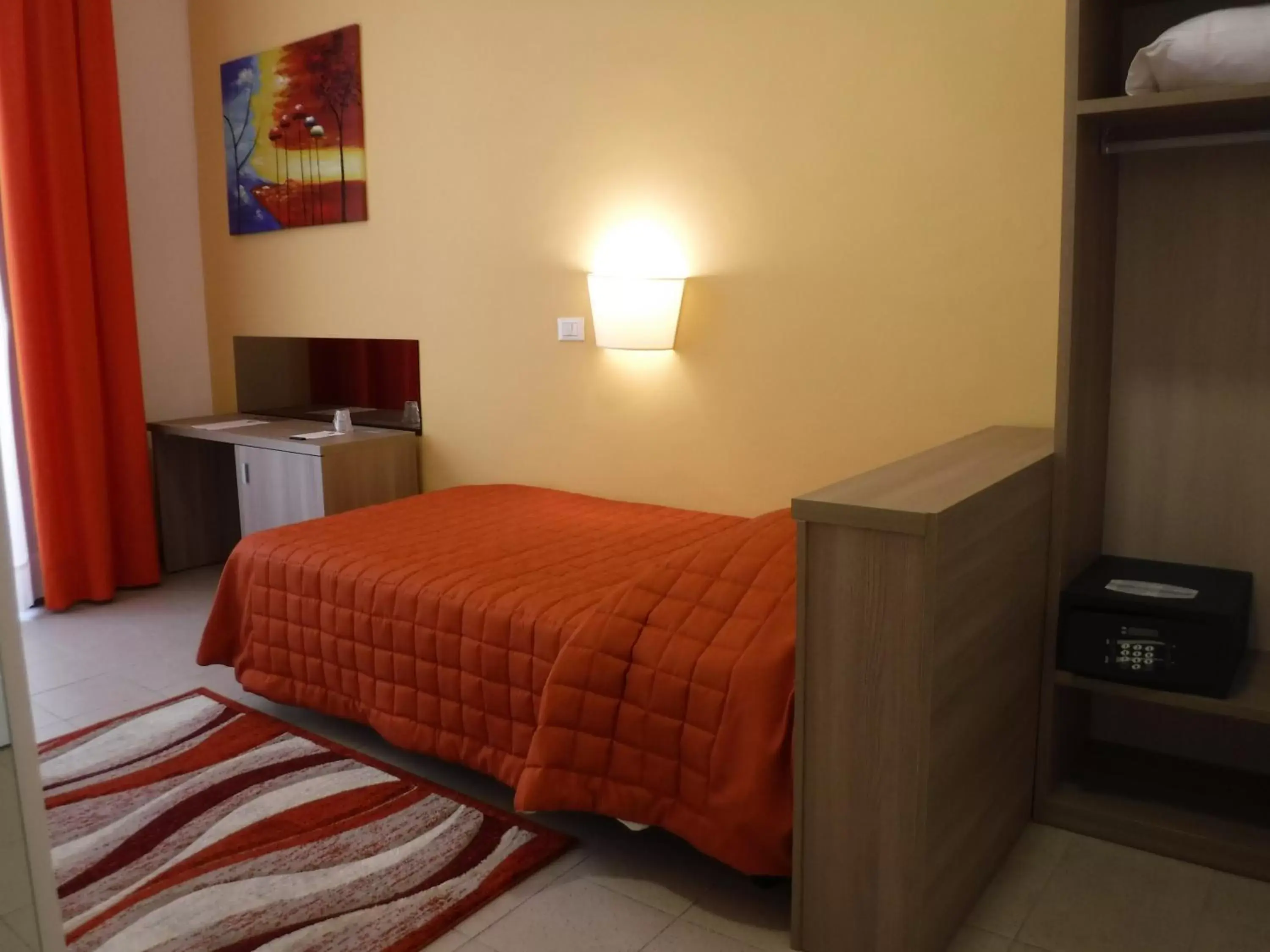 Single Room - Disability Access in Moonlight Hotel&Suites Single Room - Disability Access in Moonlight Hotel&Suites