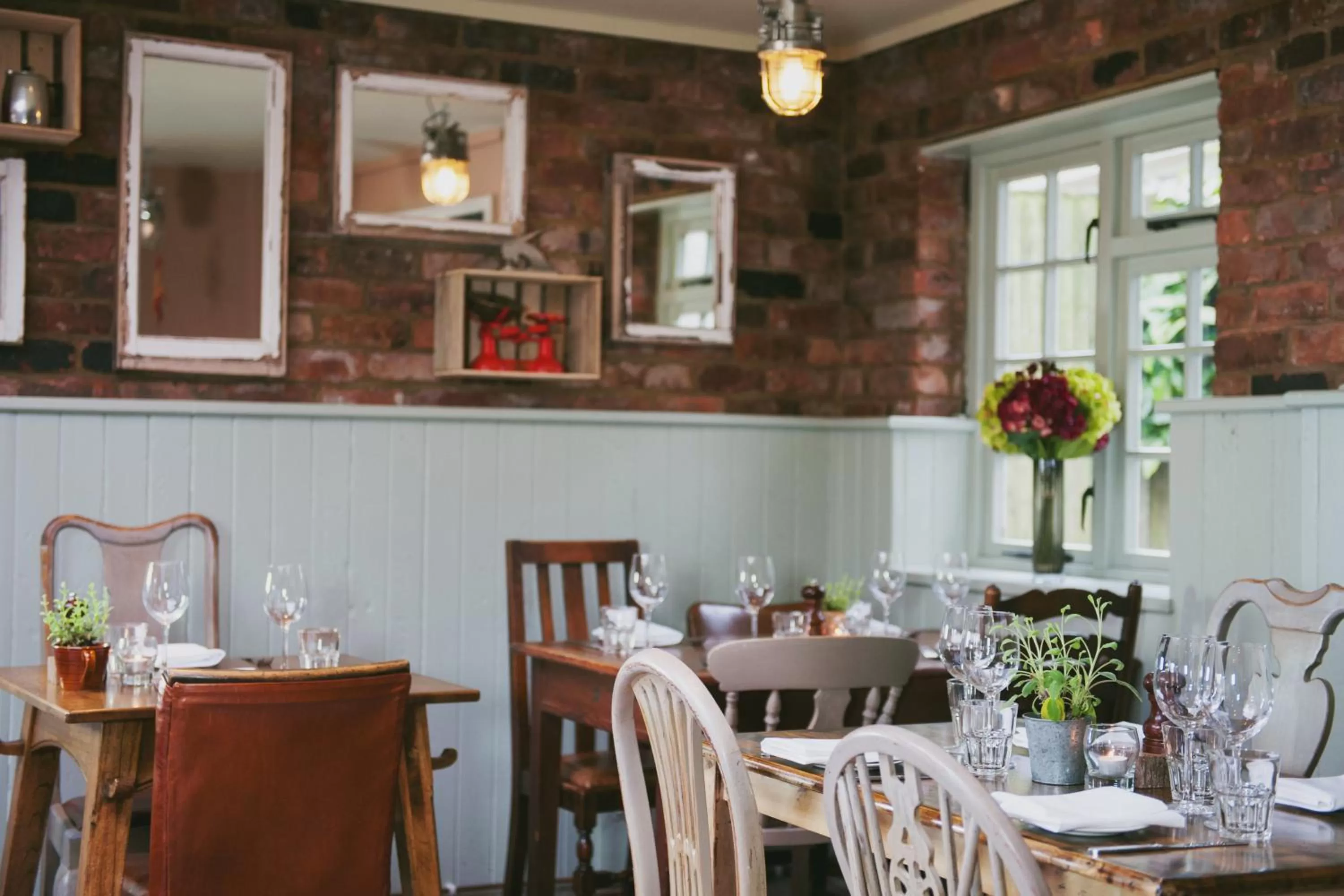 Restaurant/places to eat in The Bunk Inn