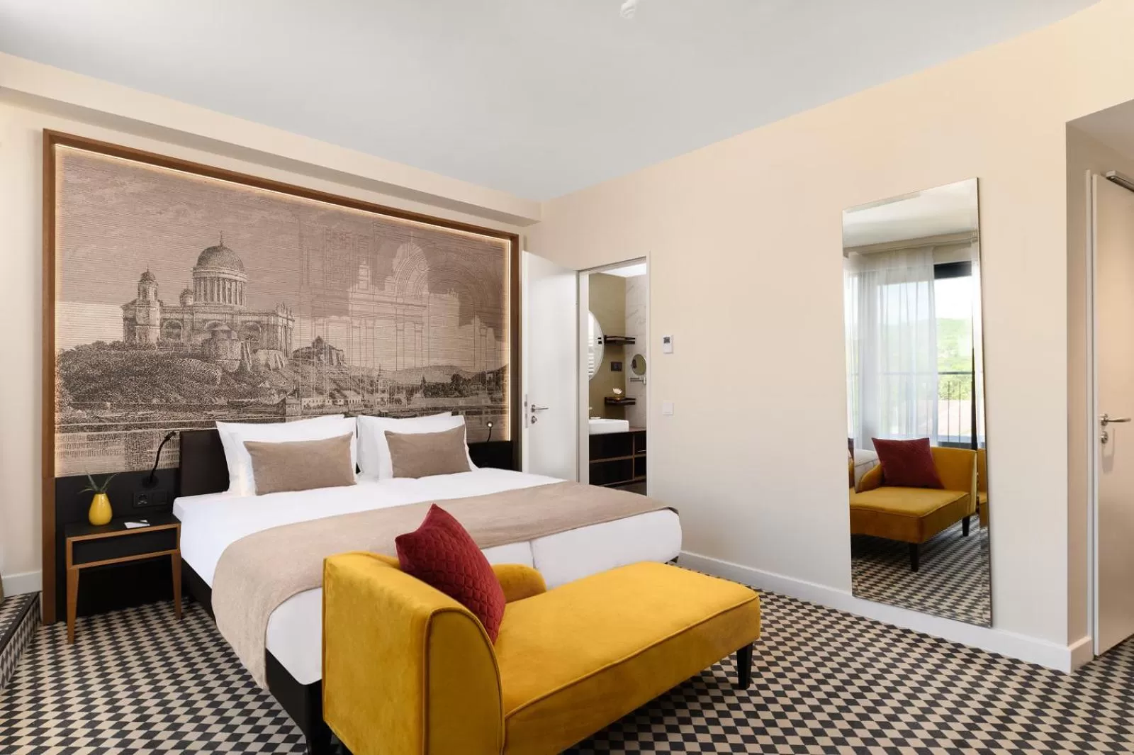 Photo of the whole room, Bed in Grand Hotel Esztergom