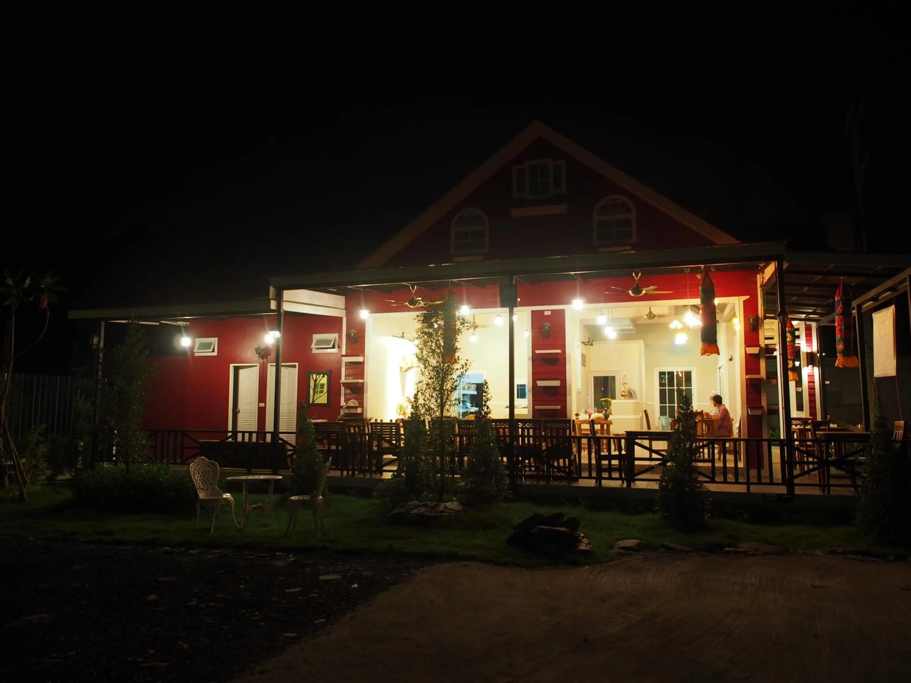 Restaurant/places to eat in My Home Lantawadee Resort