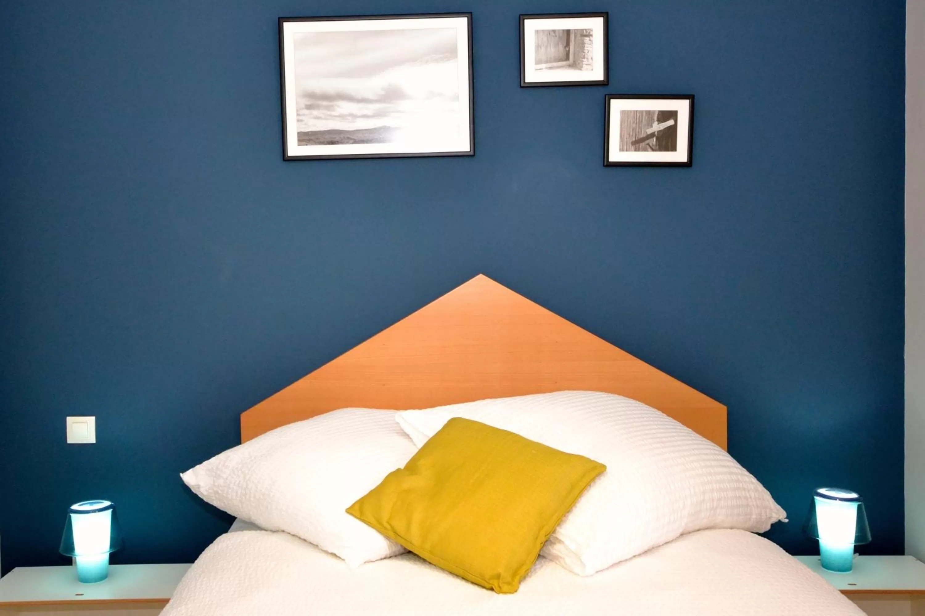 Decorative detail, Bed in La Casa de las Aldeas