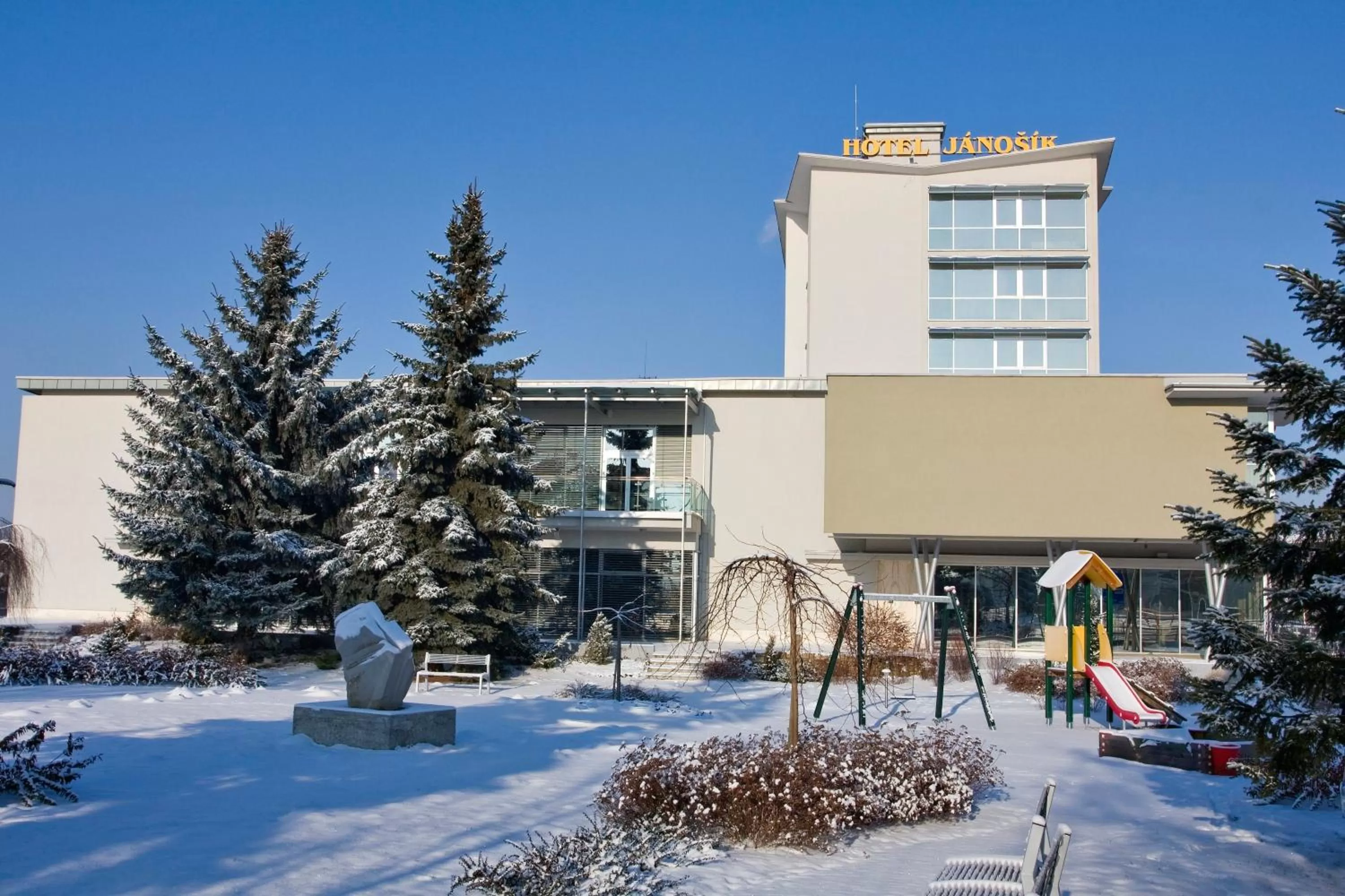 Facade/entrance in Hotel Janosik