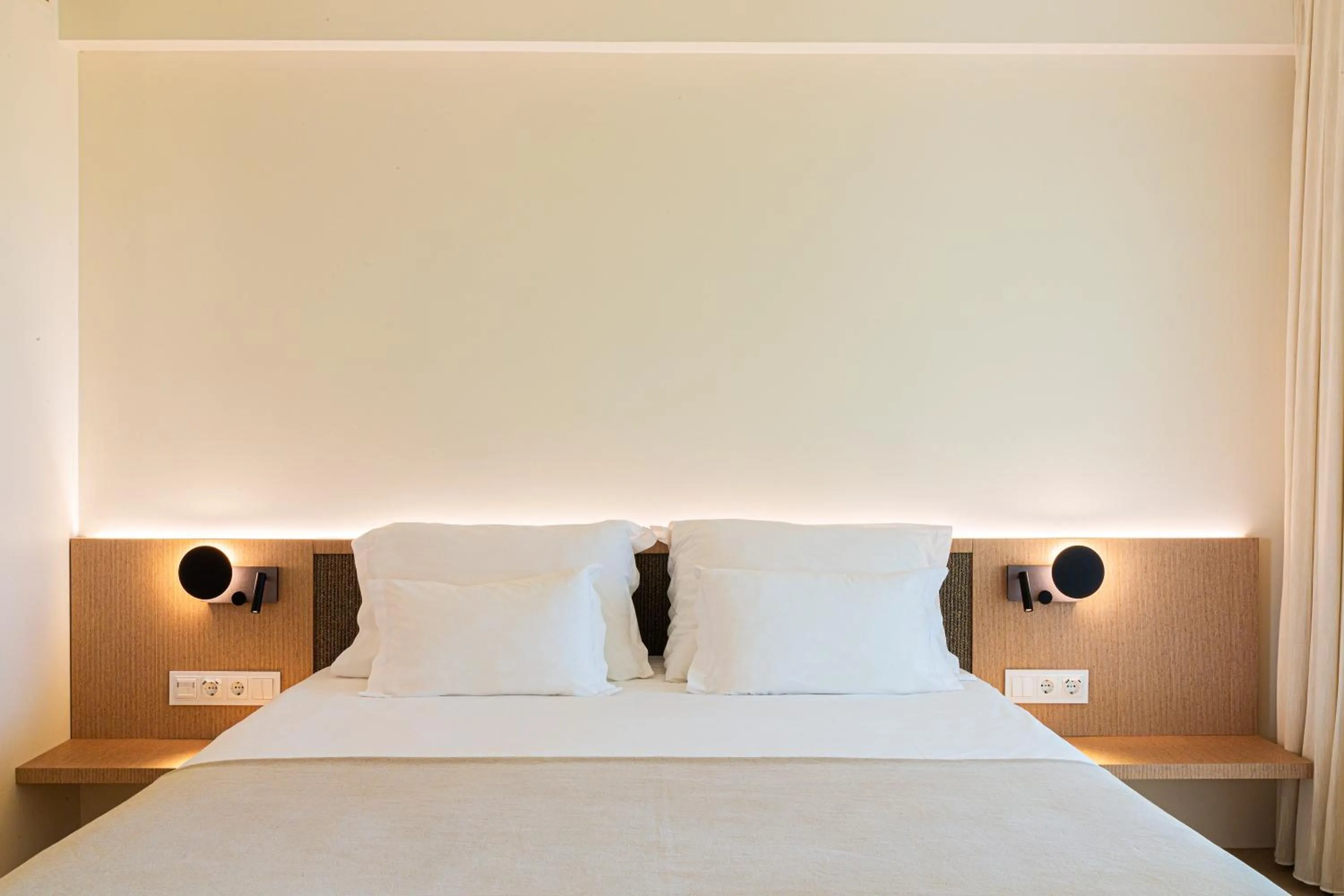 Bed in OZADI Altura Beach Resort - Eurotel Altura