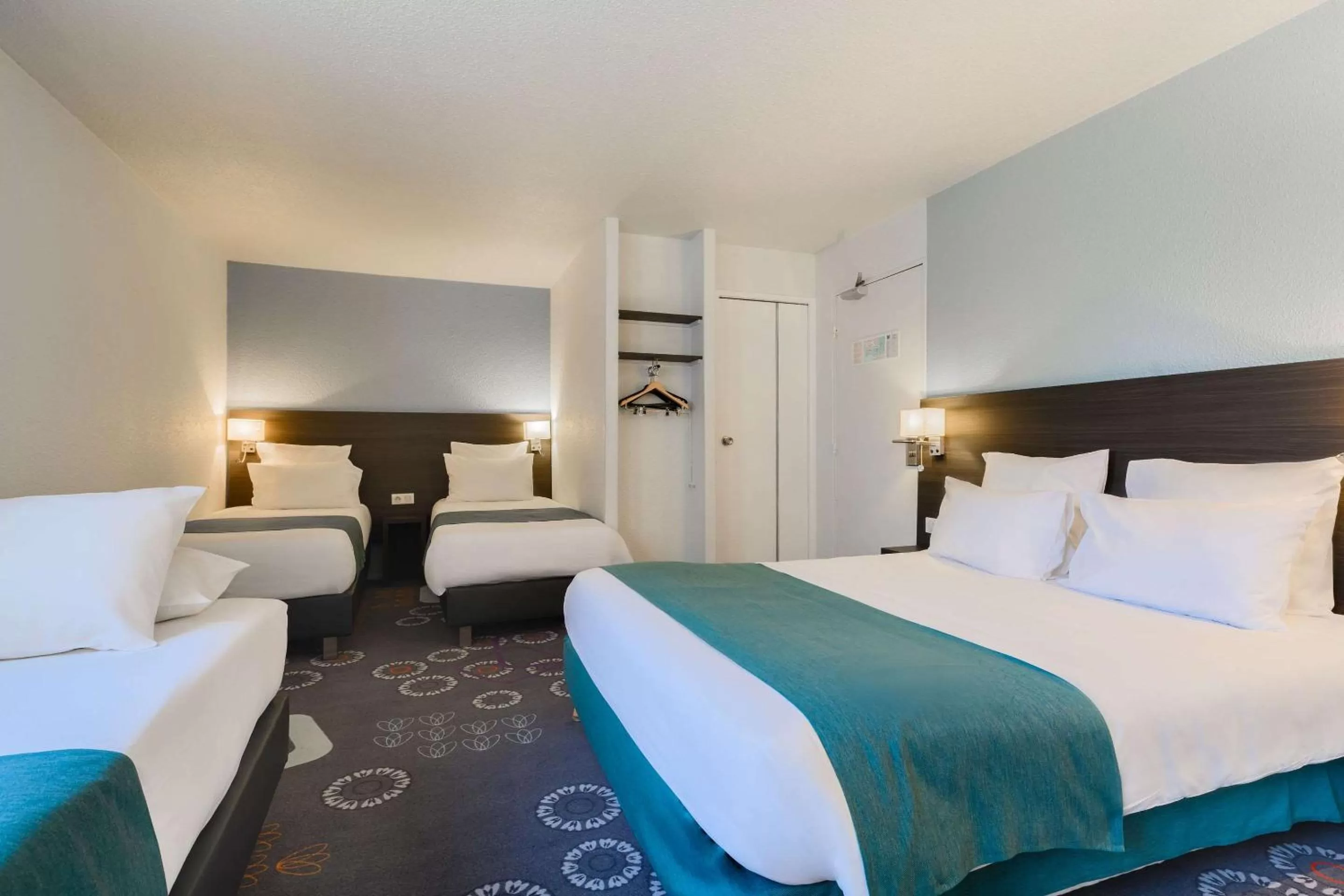 Photo of the whole room, Bed in Kyriad Lille Gare - Grand Palais