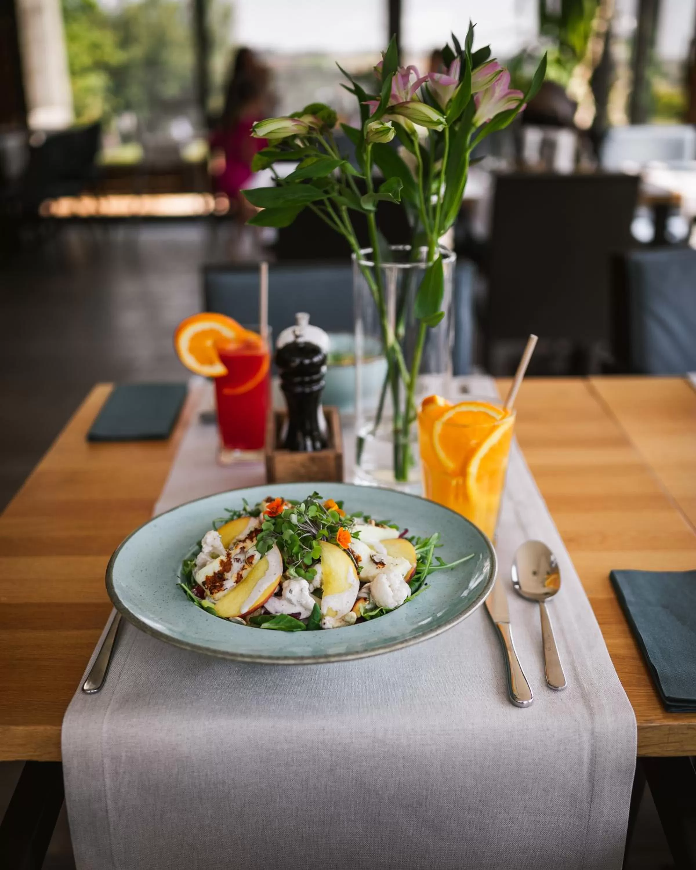 Restaurant/places to eat in Hotel Szary Residence