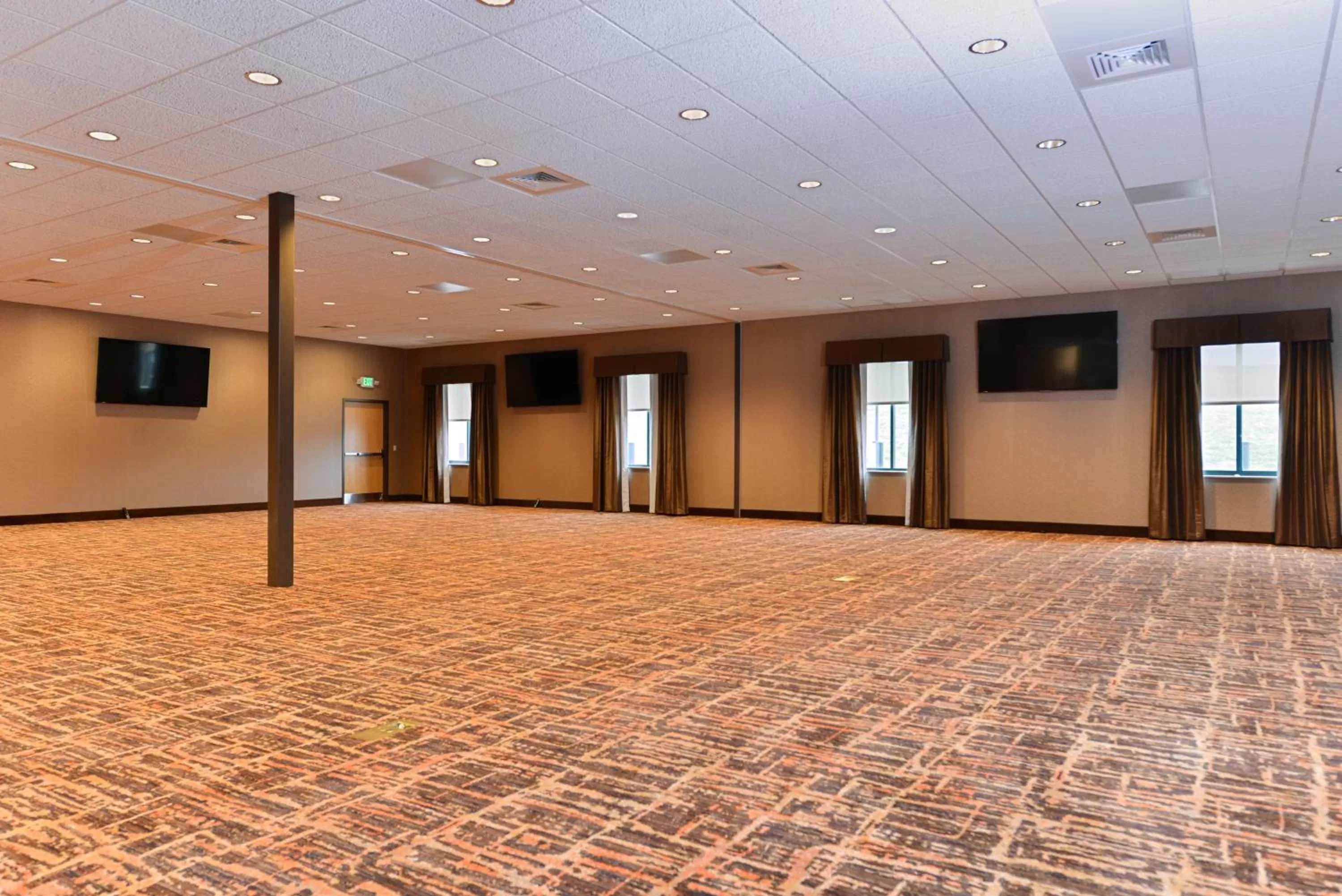 Meeting/conference room in Holiday Inn Express Breezewood by IHG