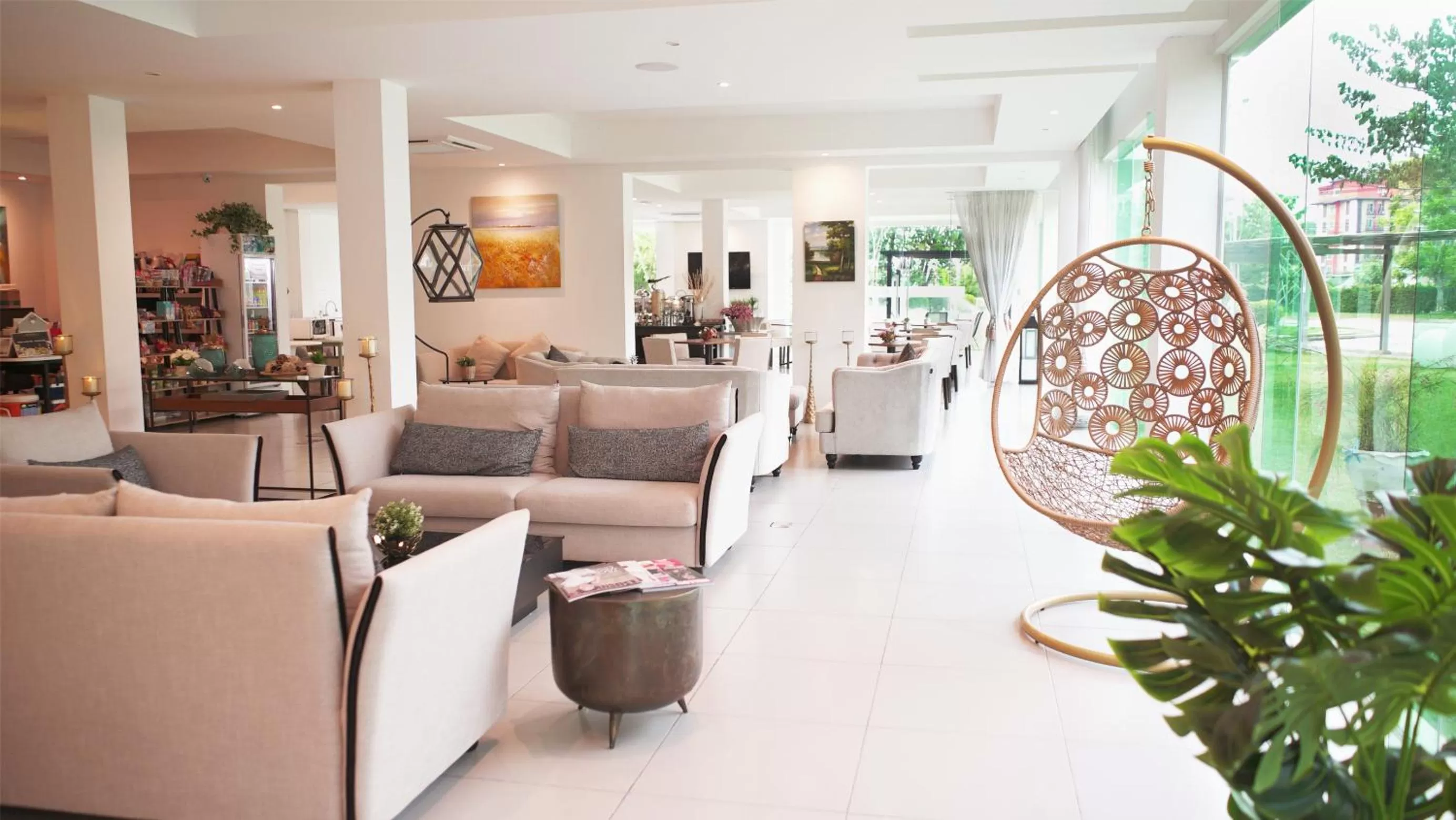 Lobby/Reception in The White Garden Premier Saraburi