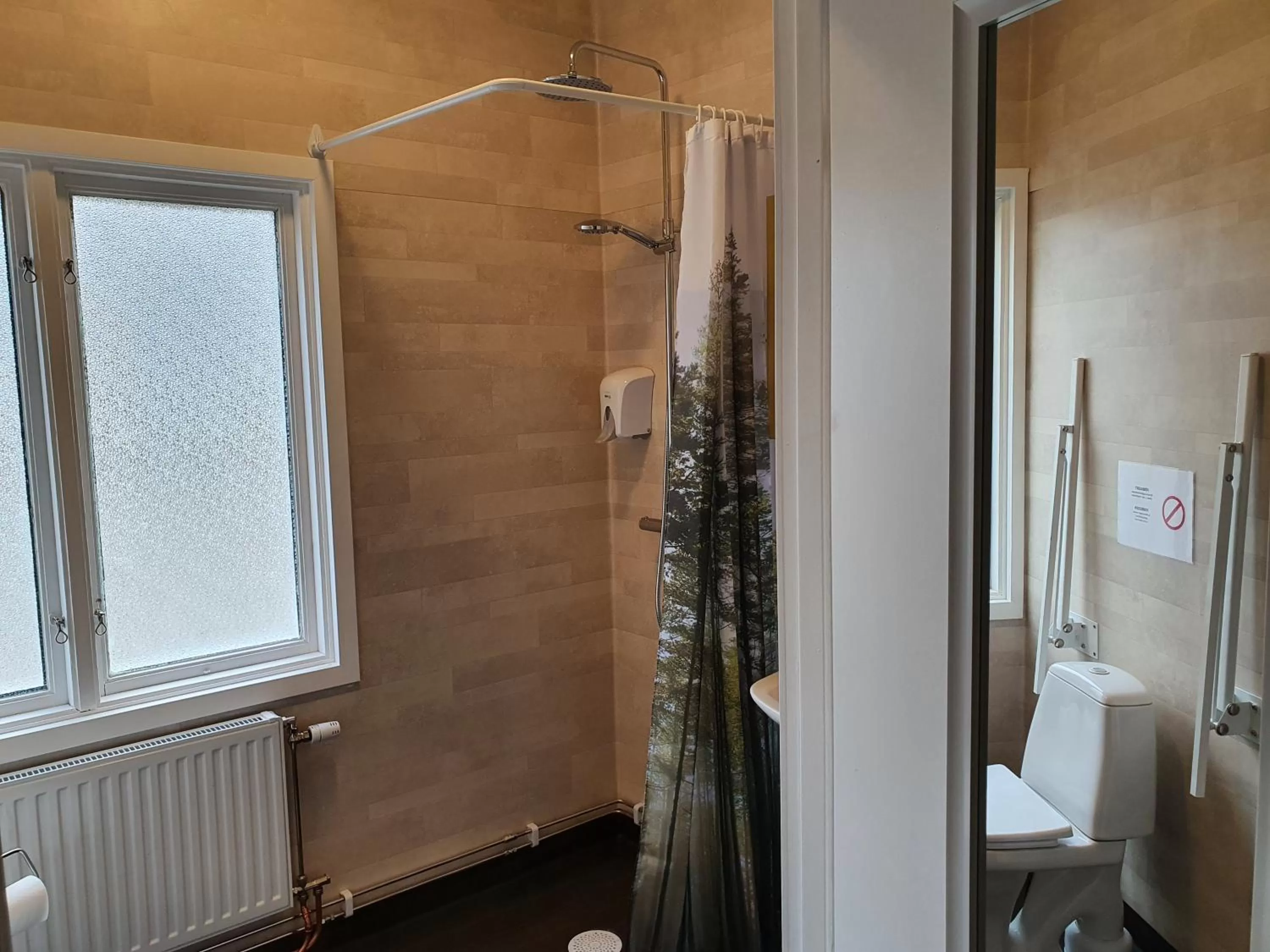 Shower in Brukshotellet Skinnsberg