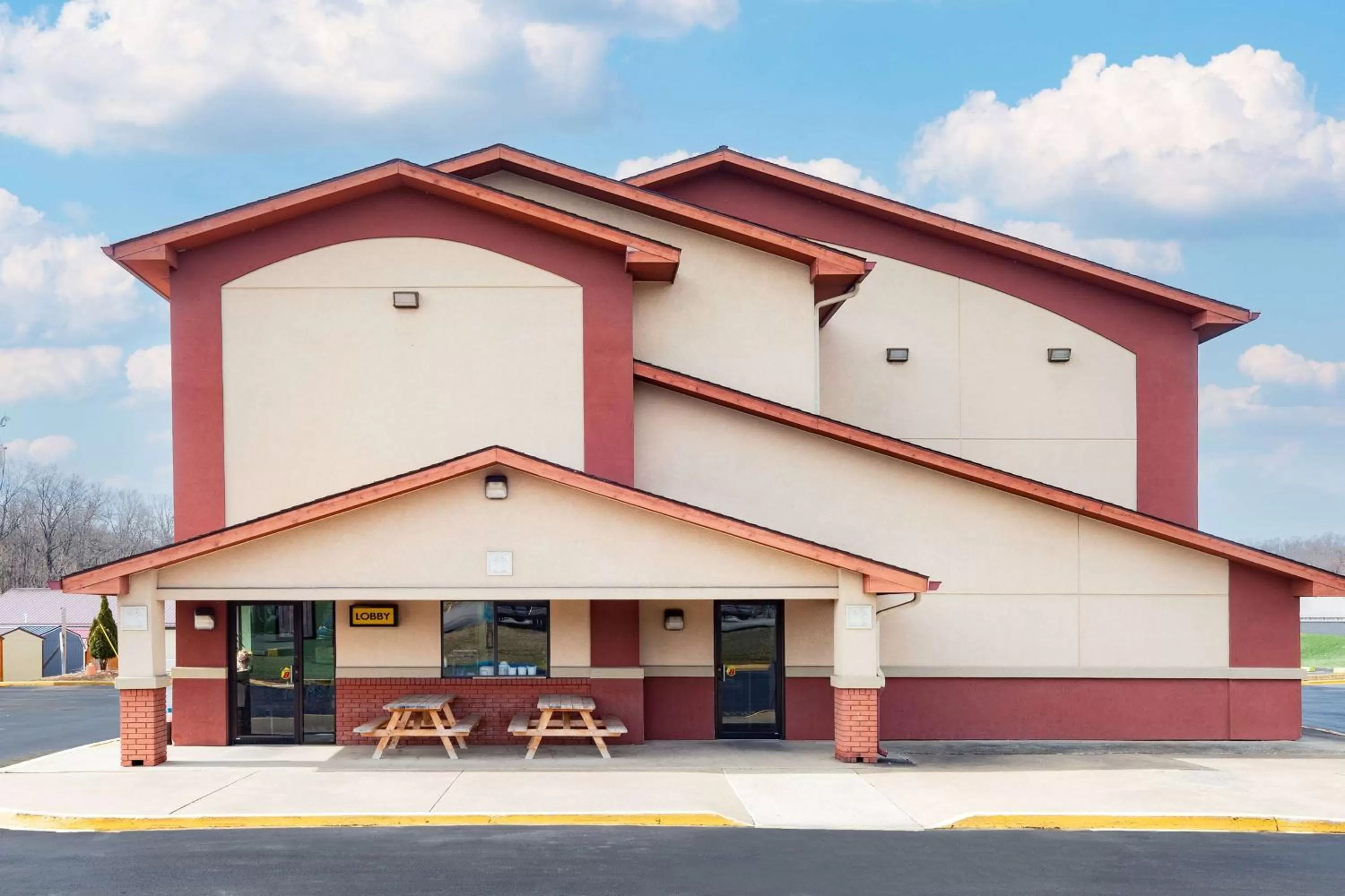 Property building in Super 8 by Wyndham Waynesburg