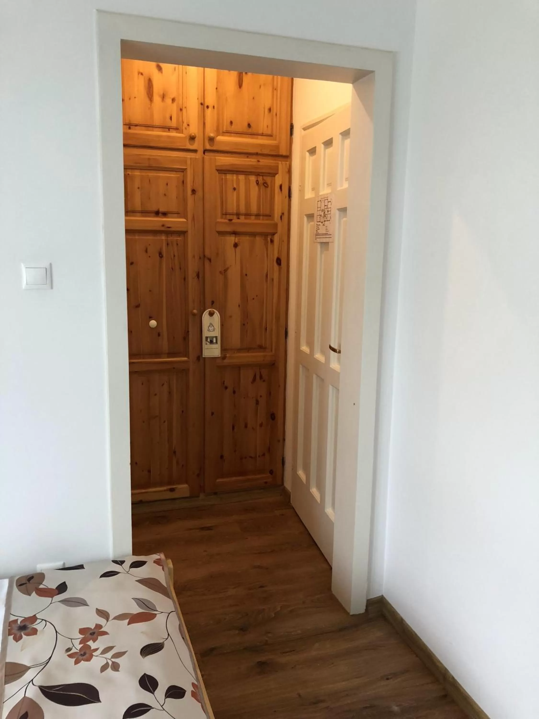 wardrobe in Zöldtető Panzió