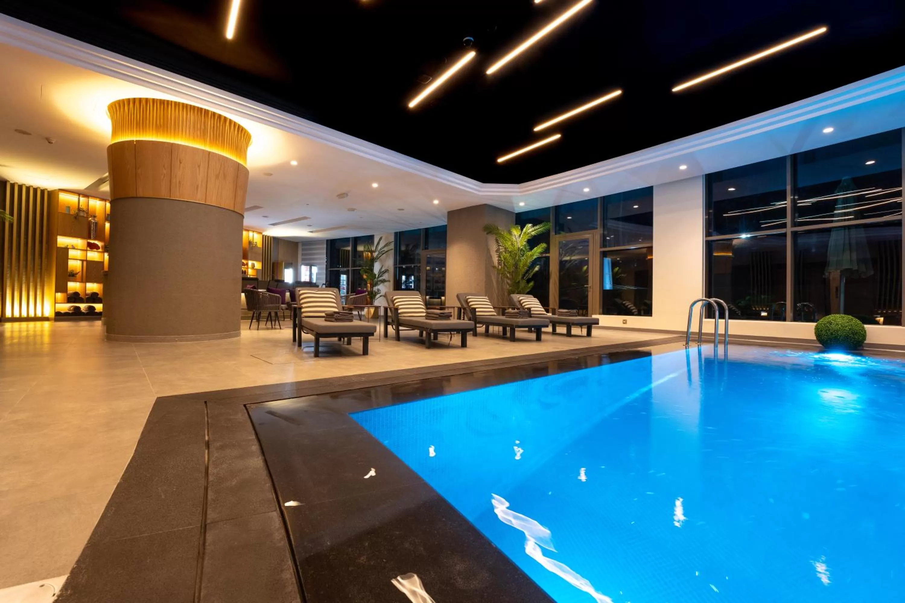 Swimming pool in Kuwait Grand Hotel