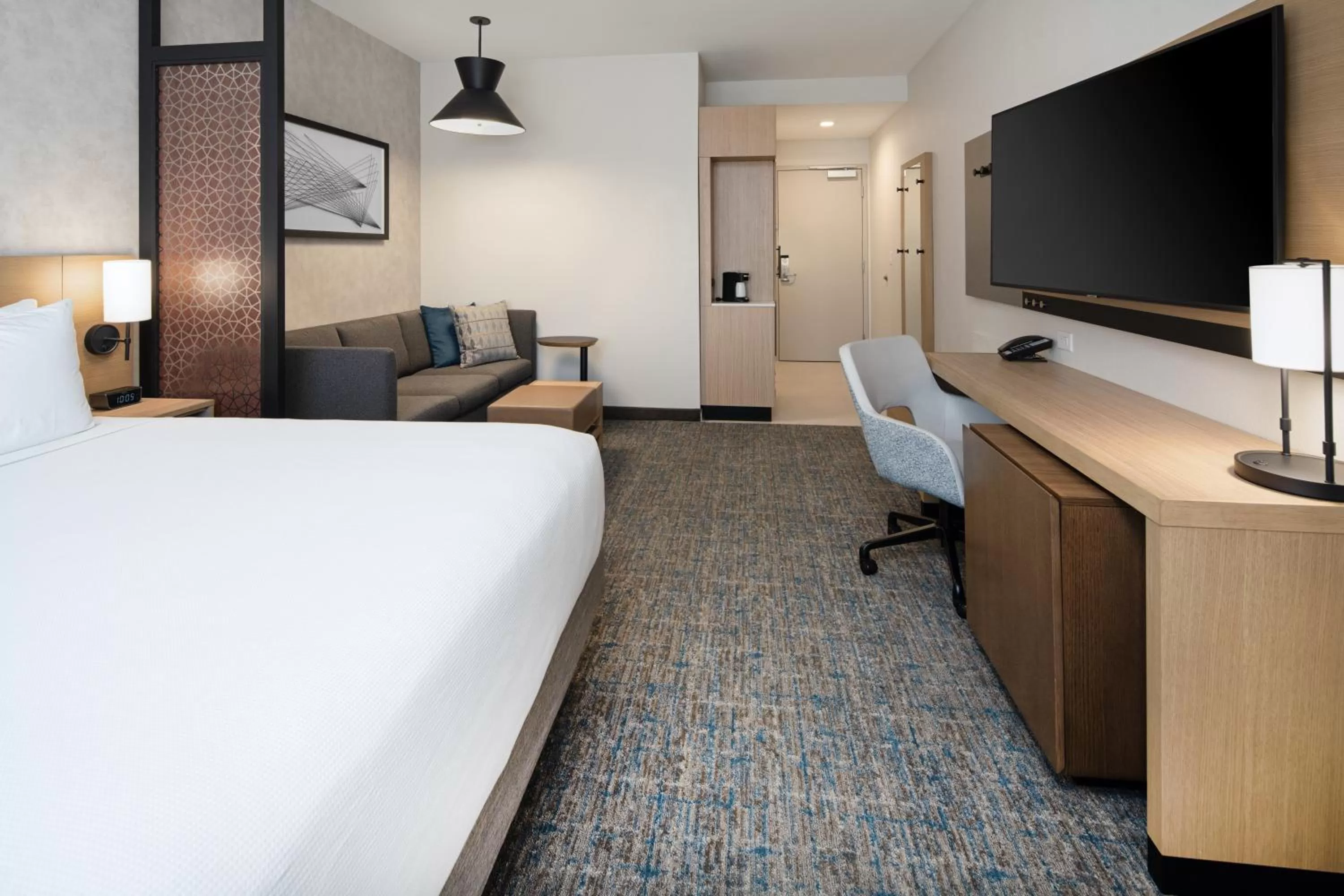 Photo of the whole room, Bed in Hyatt Place Bakersfield