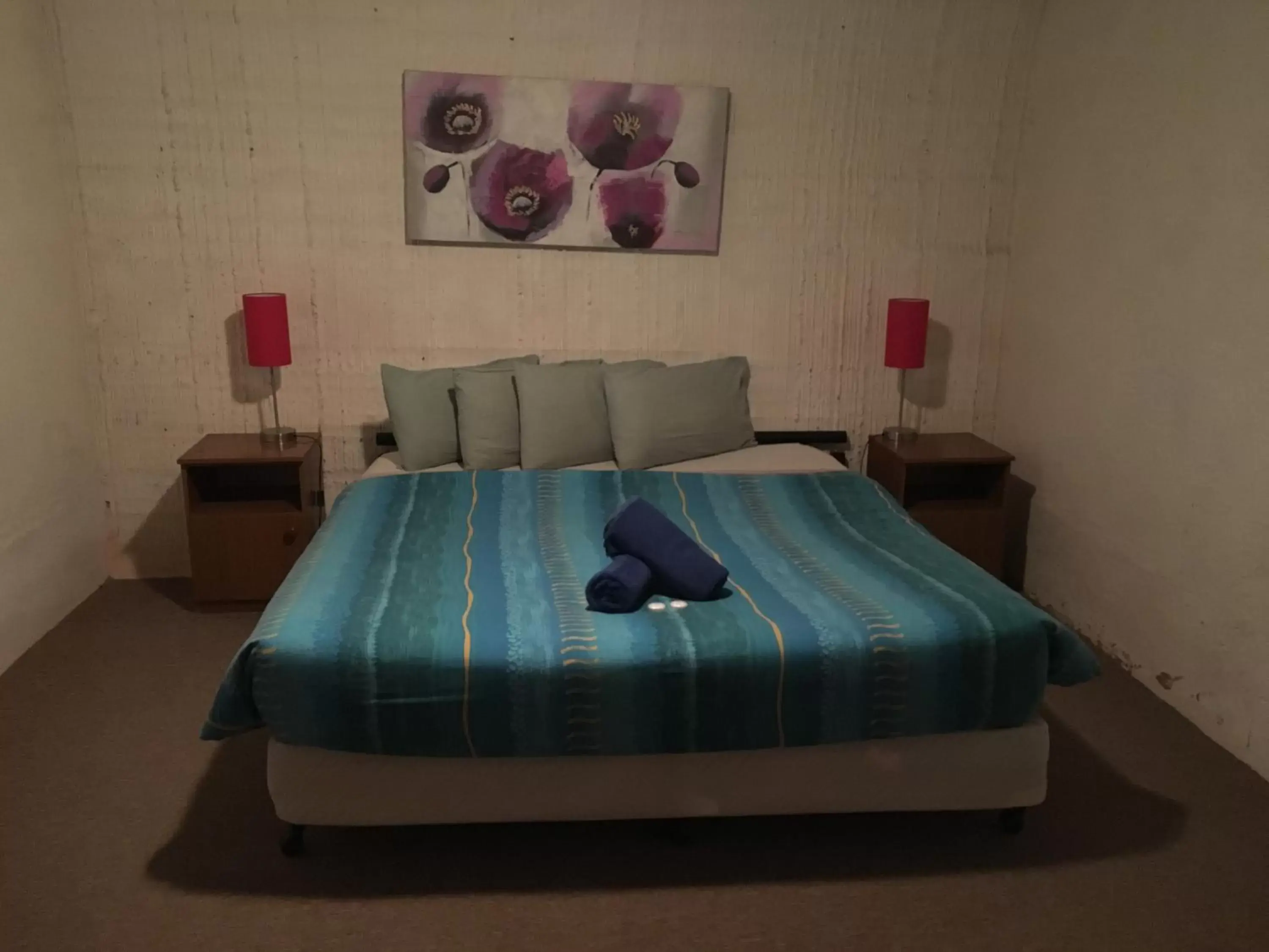 Queen Two-Bedroom Apartment in Desert View Apartments Queen Two-Bedroom Apartment in Desert View Apartments