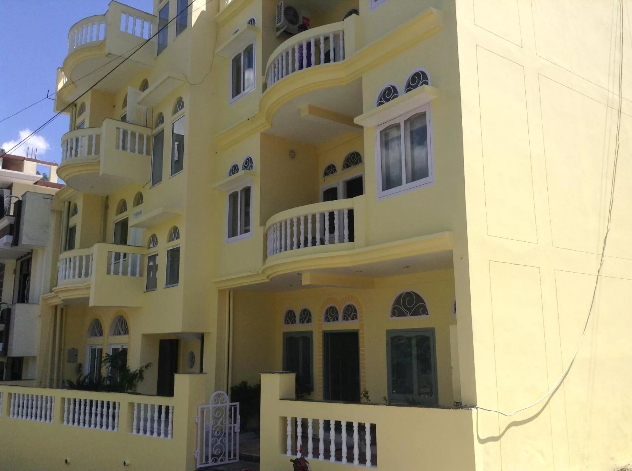 Facade/entrance, Property Building in Seventh Heaven Inn Rishikesh