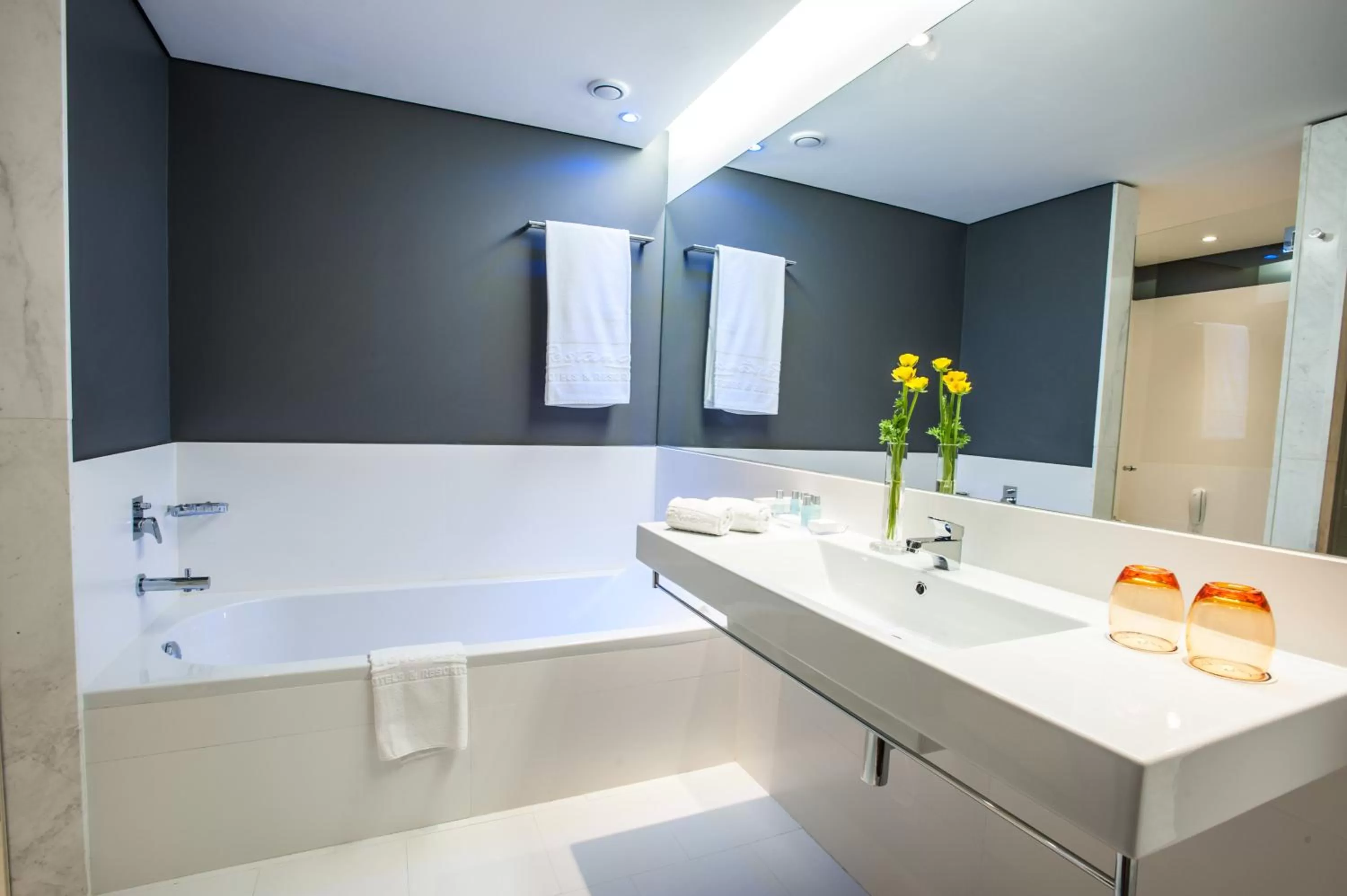 Bathroom in Pestana Cidadela Cascais - Pousada & Art District