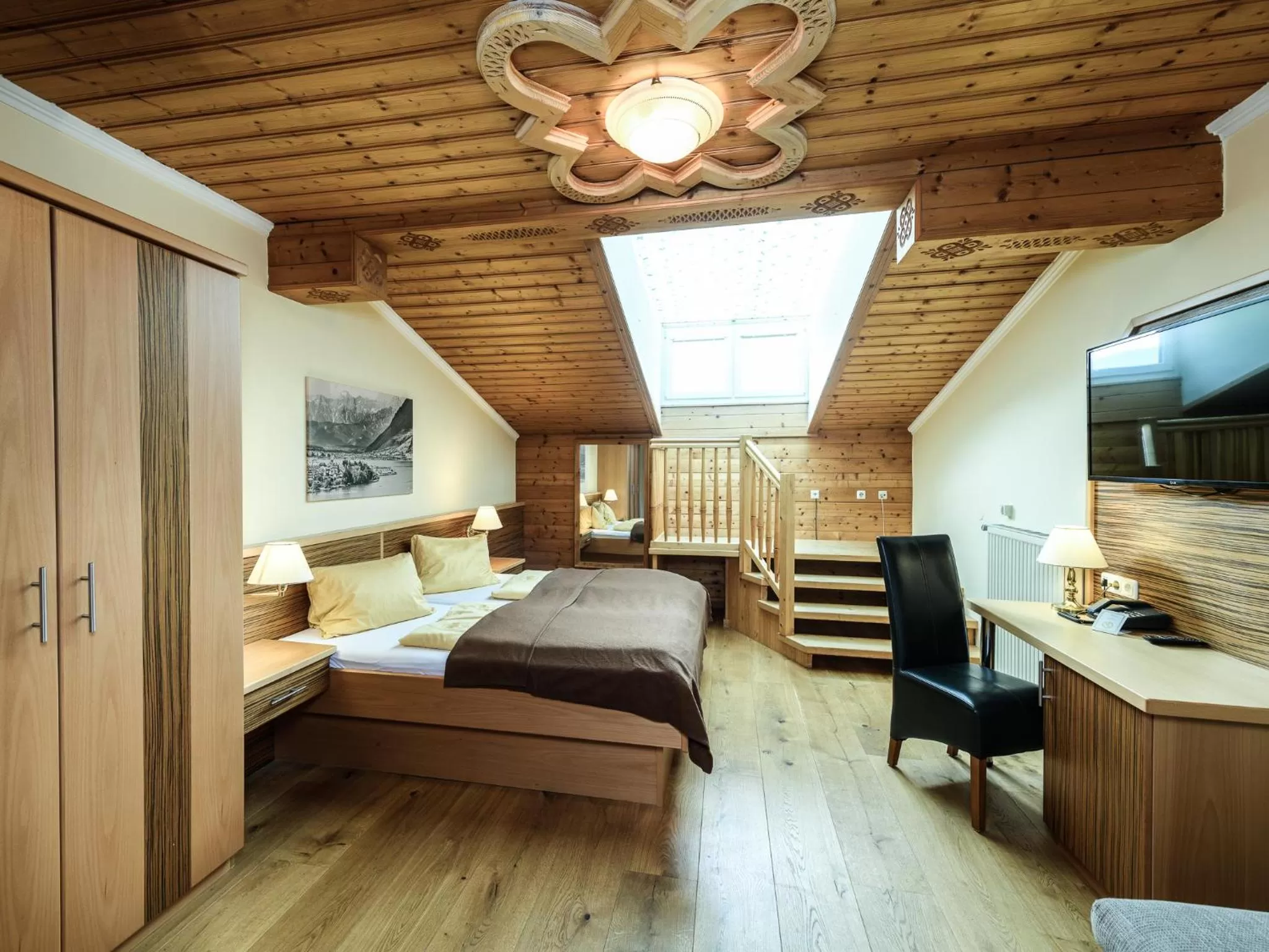 Photo of the whole room, Bed in Hotel Victoria