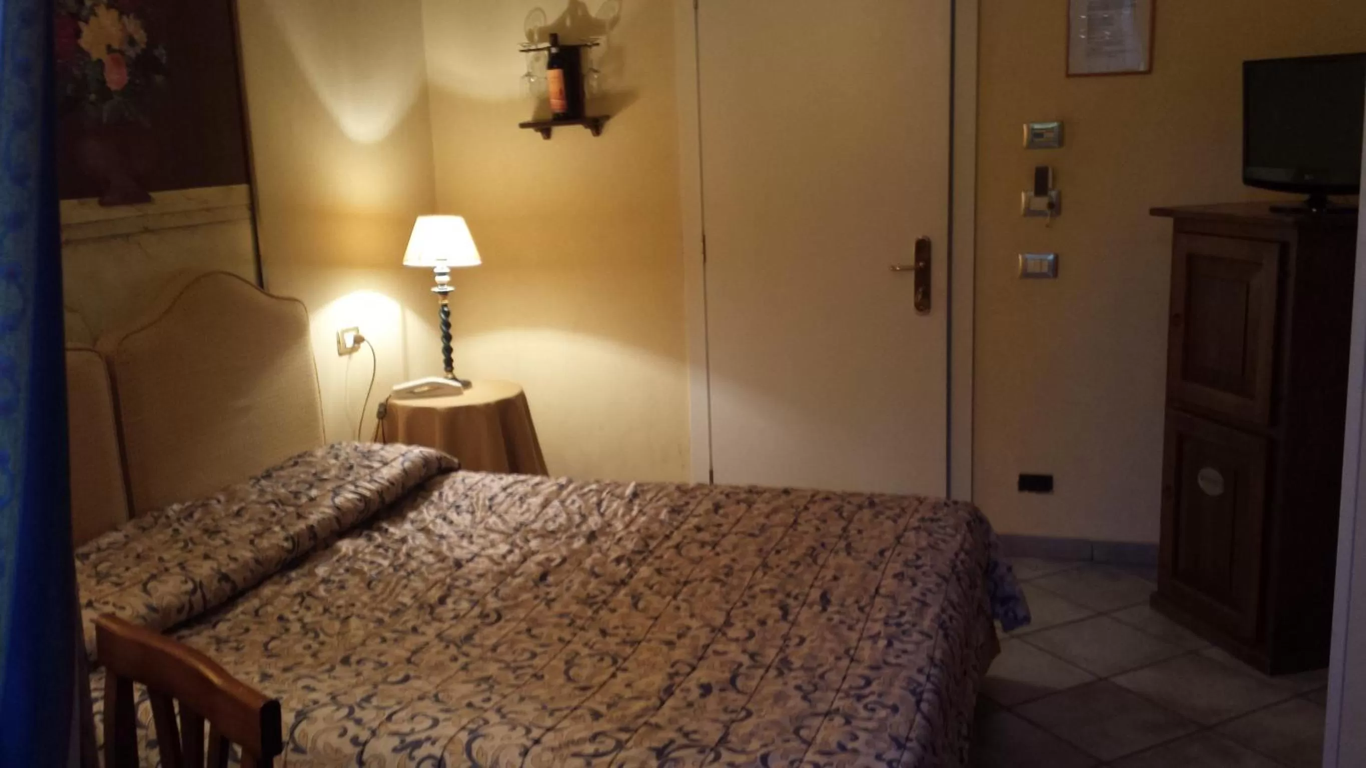 Decorative detail, Bed in Villa Piccola Siena