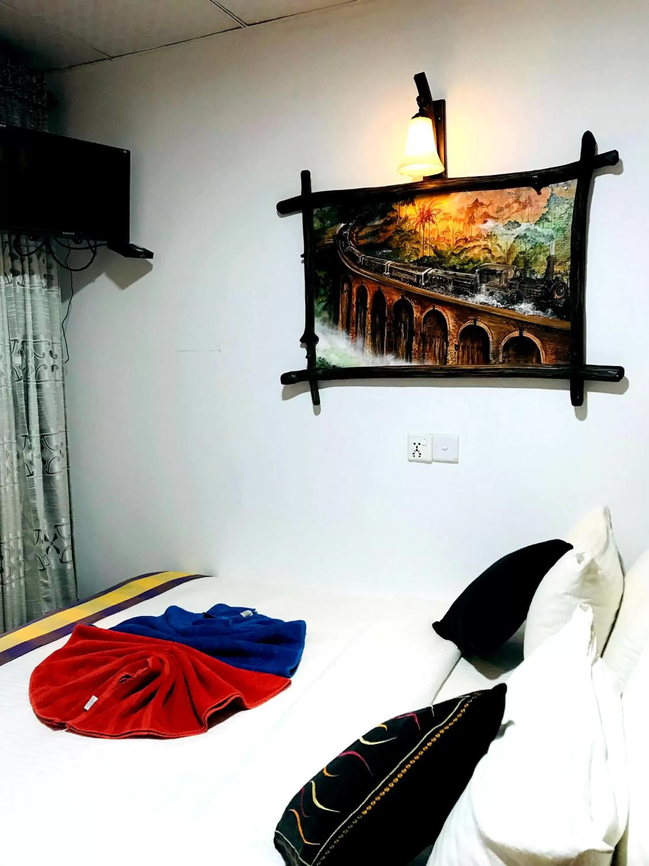 Bed in Ella HIDE VIEW