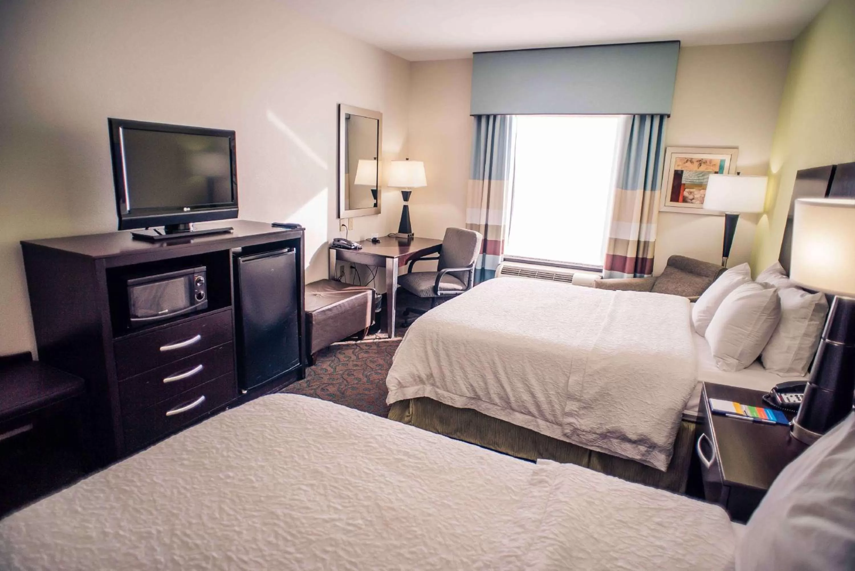 Deluxe Queen Room in Hampton Inn - Monticello