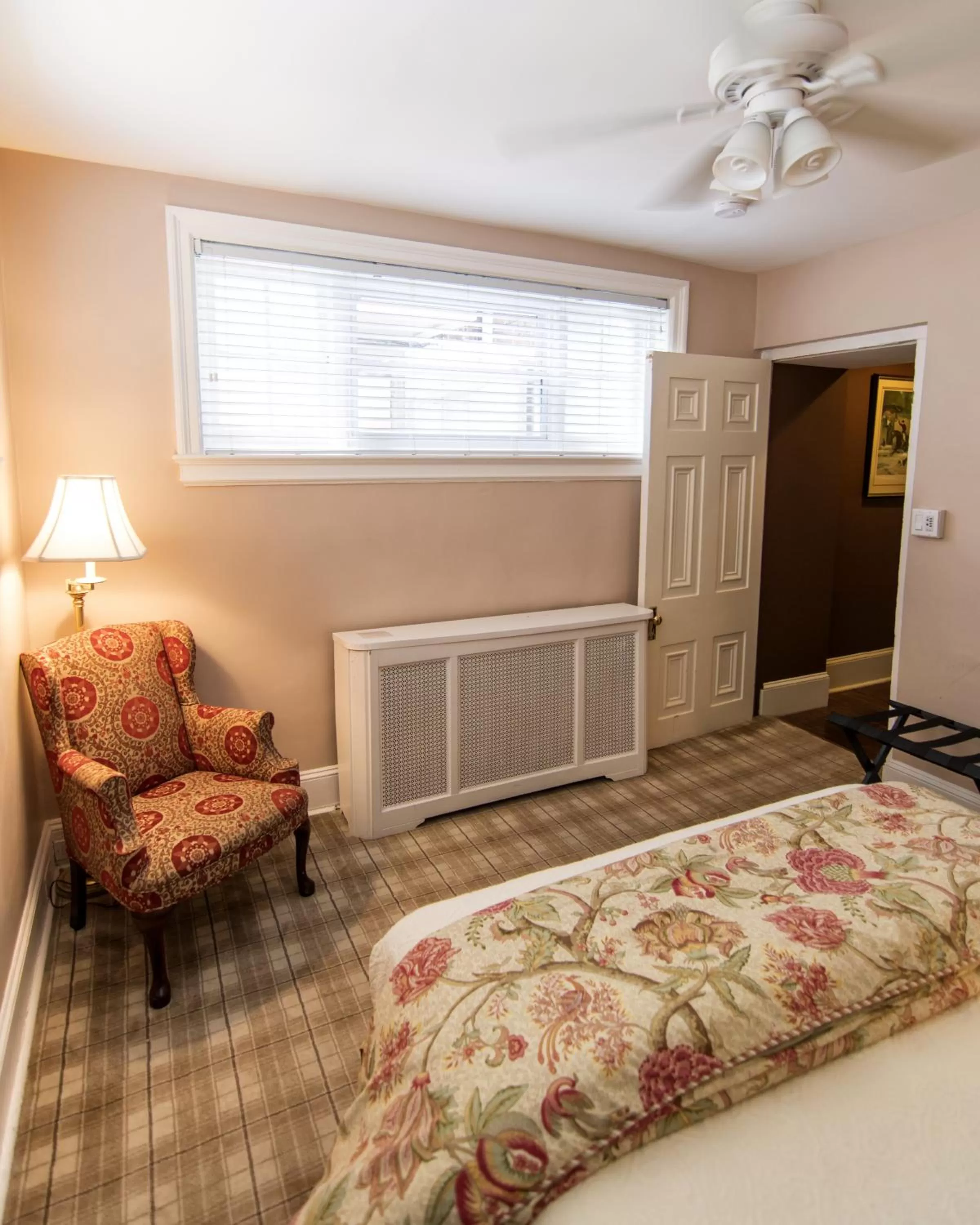 Bedroom, Bed in La Reserve Bed and Breakfast