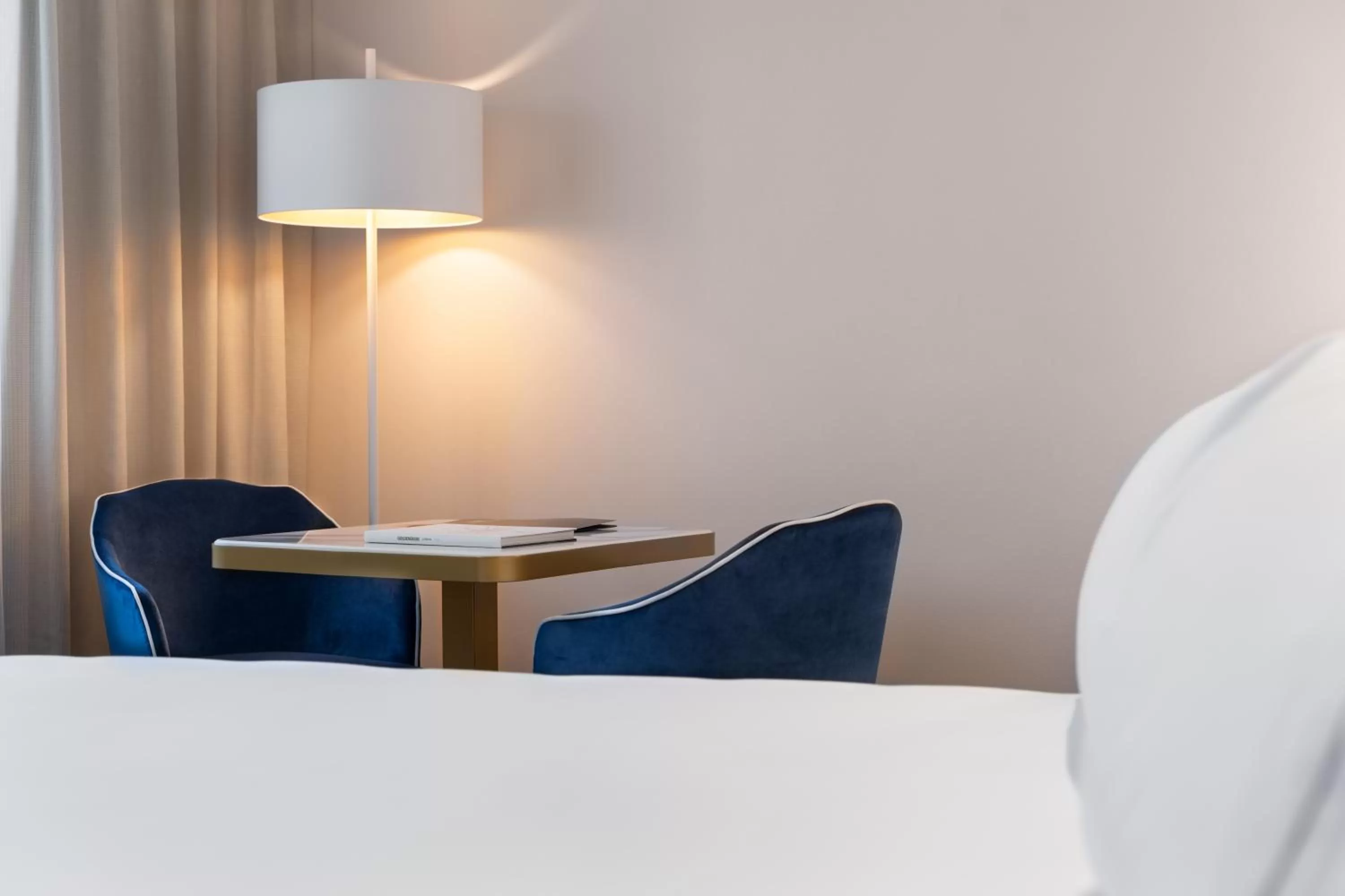 Bedroom, Bed in Eurostars Universal Lisboa