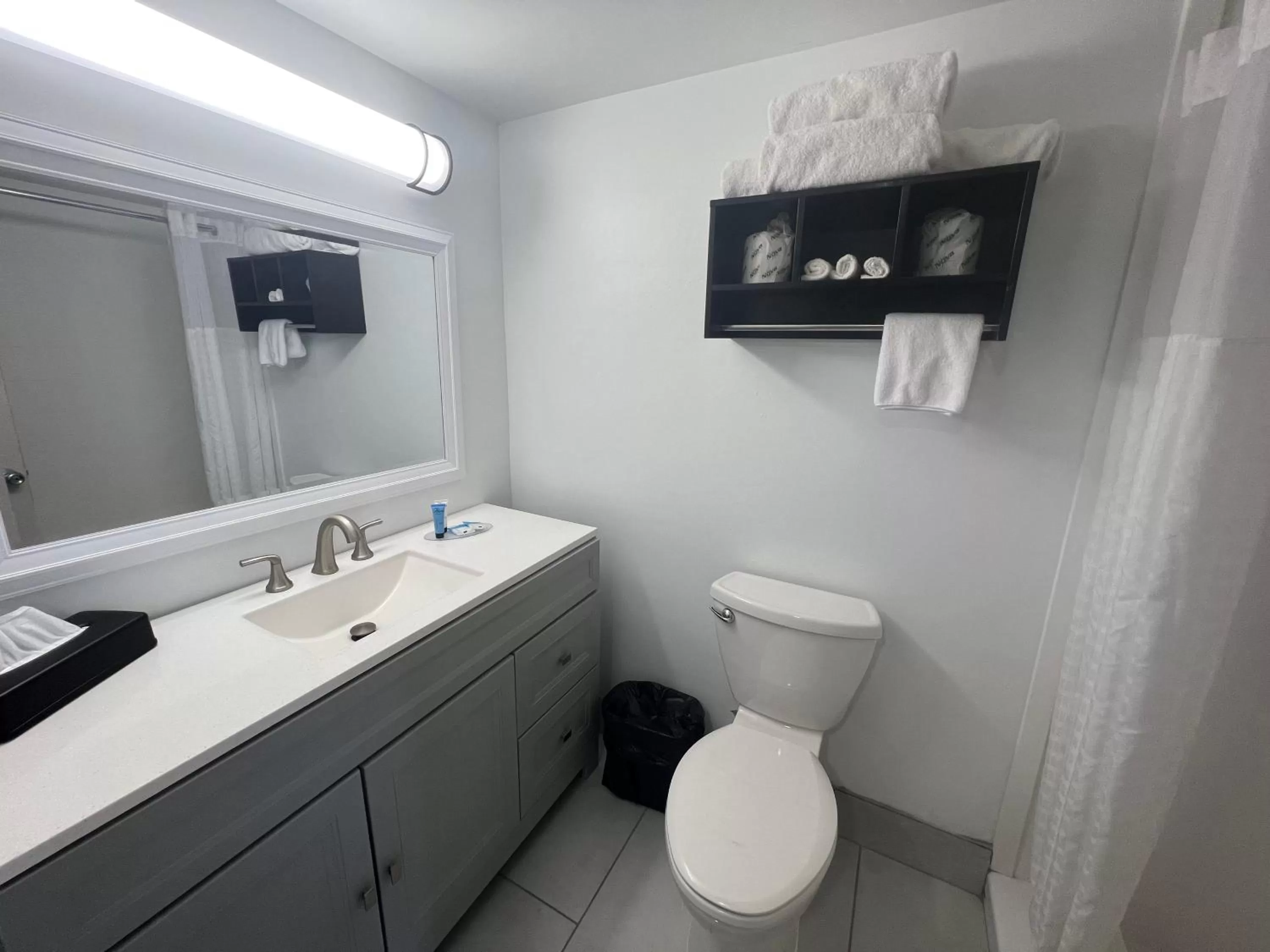 Bathroom in Garden City Inn