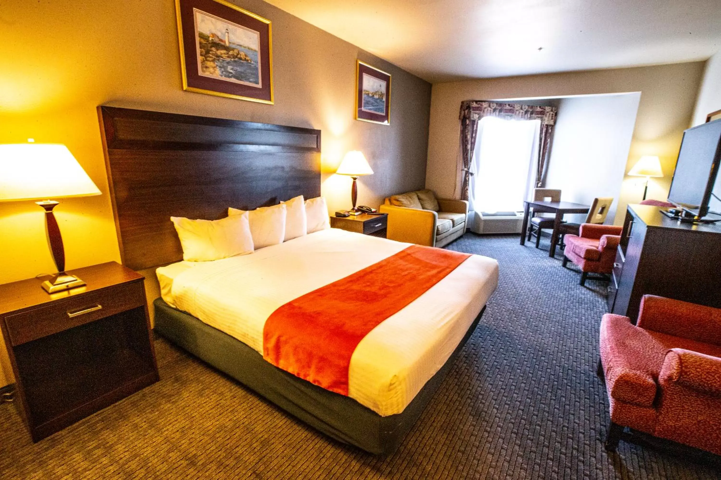 Standard King Room with Partial Ocean View in BayVue Hotel, Resort & Suites Standard King Room with Partial Ocean View in BayVue Hotel, Resort & Suites