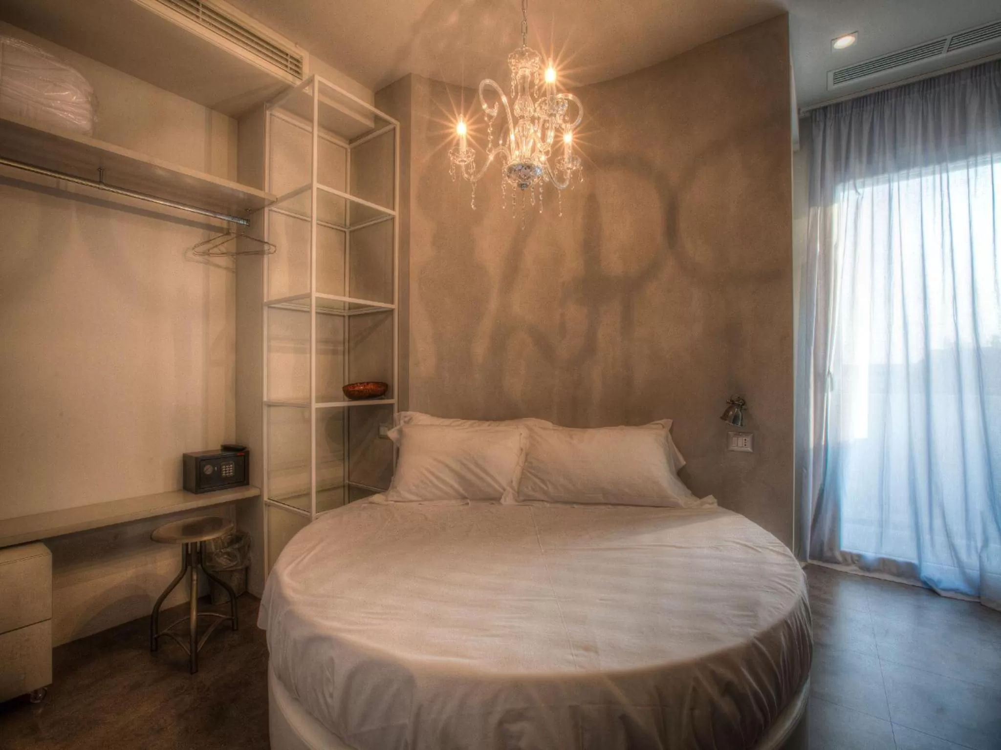 Bedroom, Bed in Bell Suite Hotel