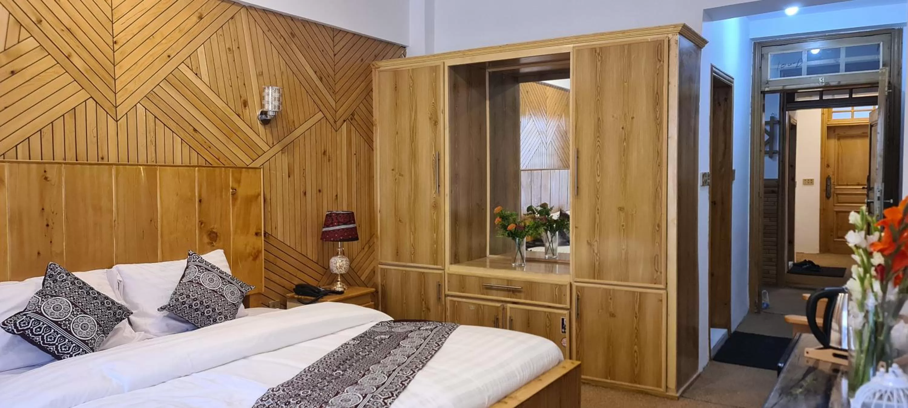 Bed in Indus Lodges Gilgit