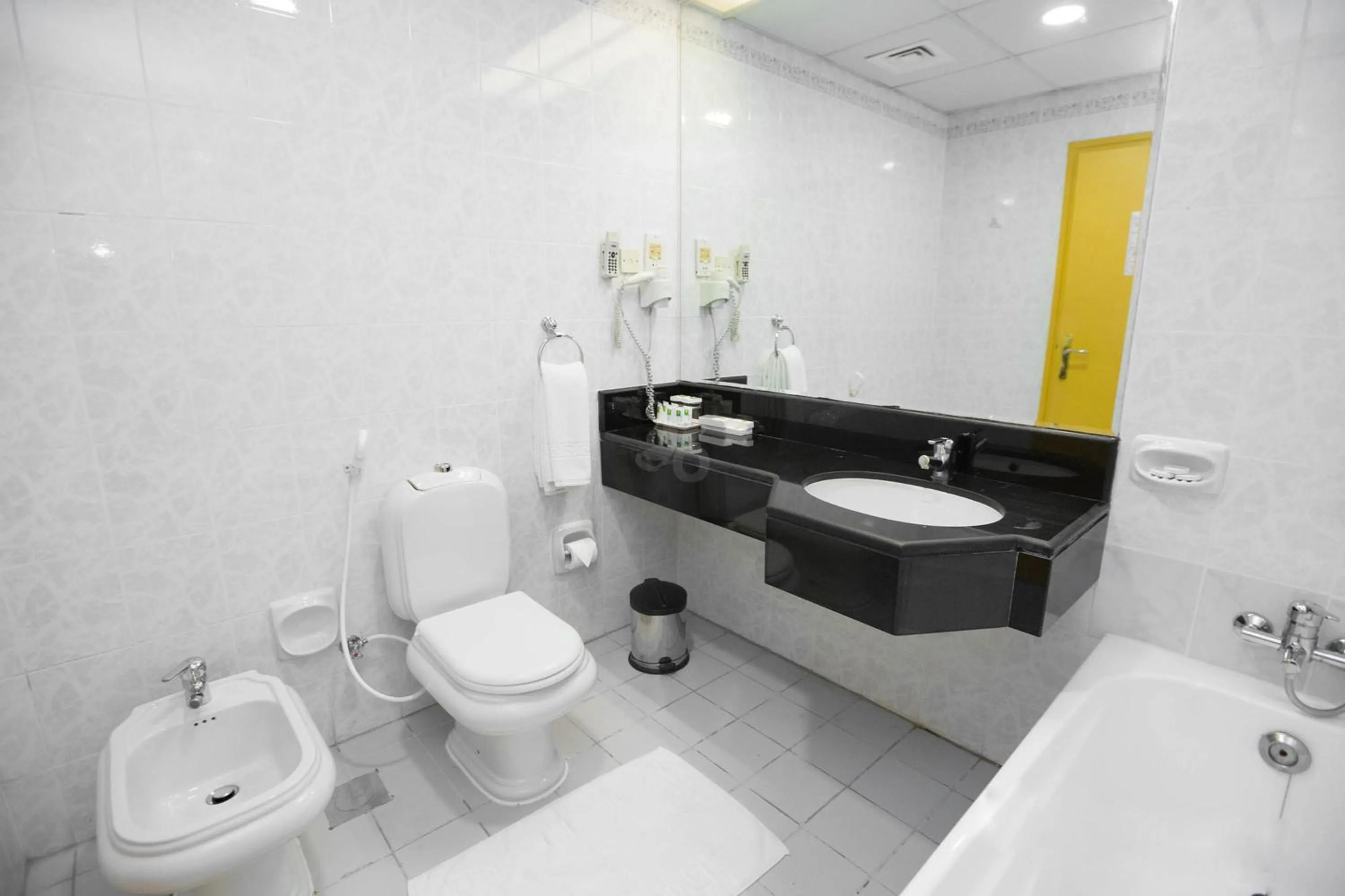Bathroom in Comfort Inn Hotel Deira