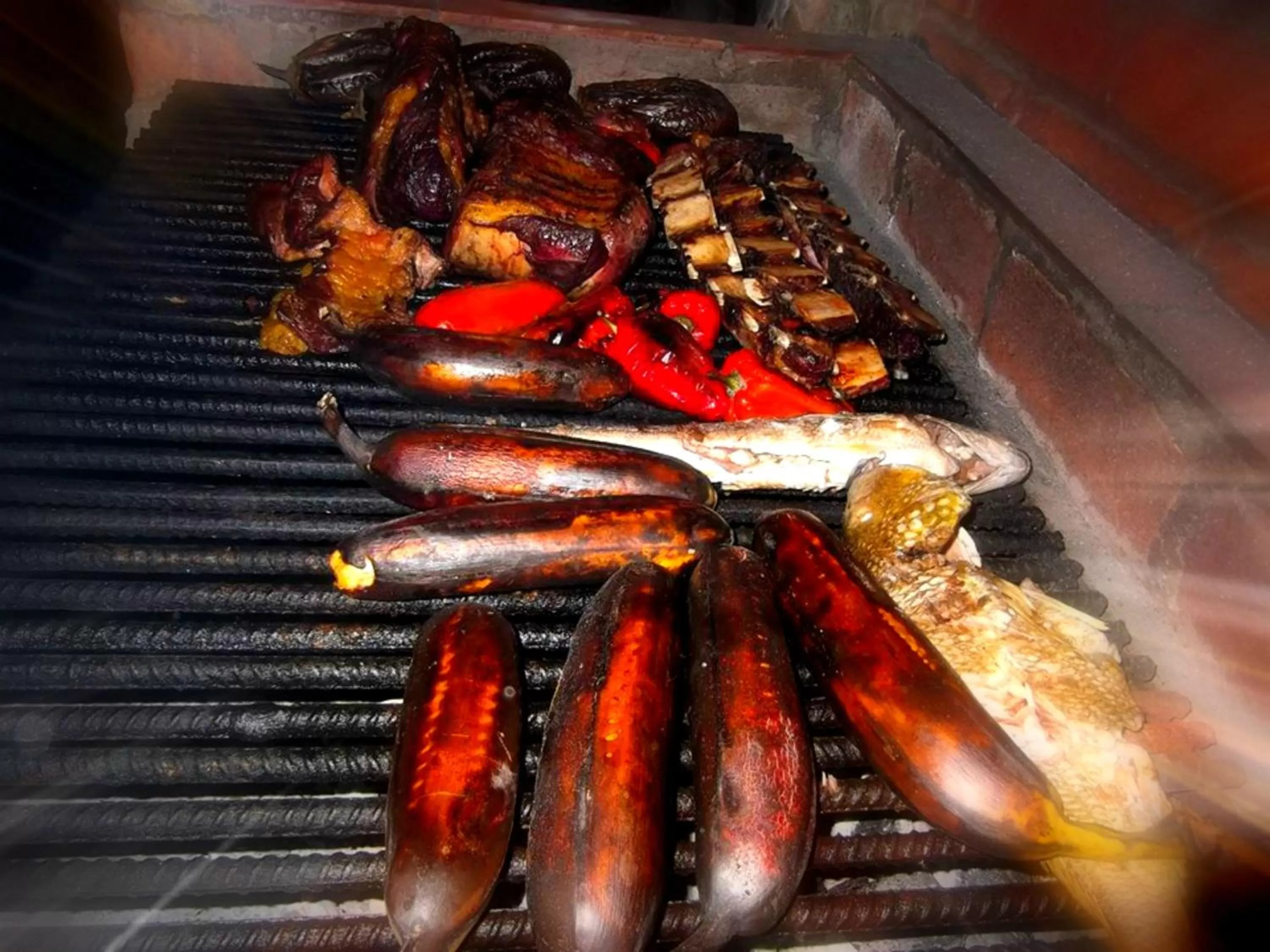 Patio, Food in La Casa del Molino Blanco B&B