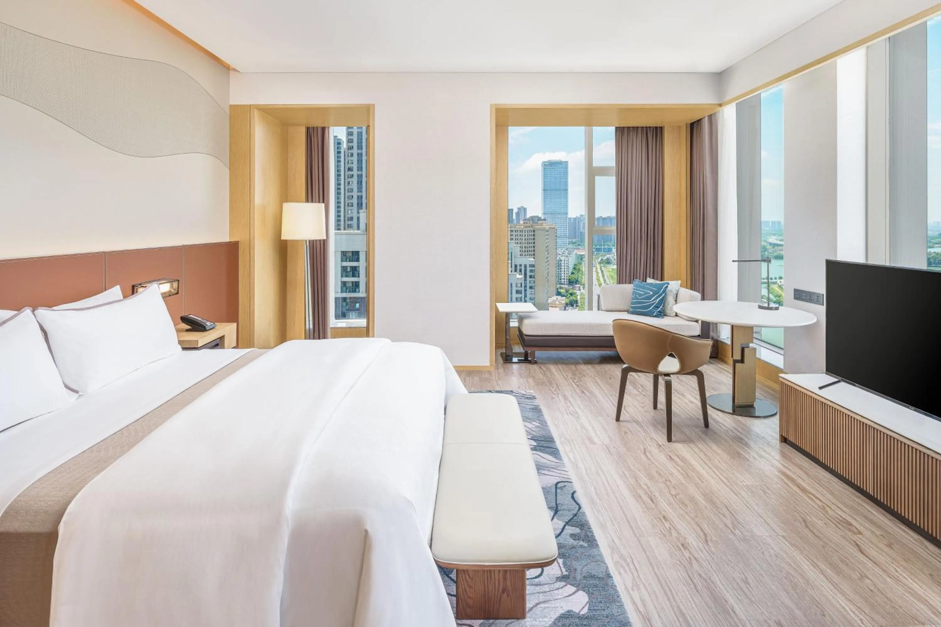 Photo of the whole room, Bed in The Westin Wuhan Hanyang