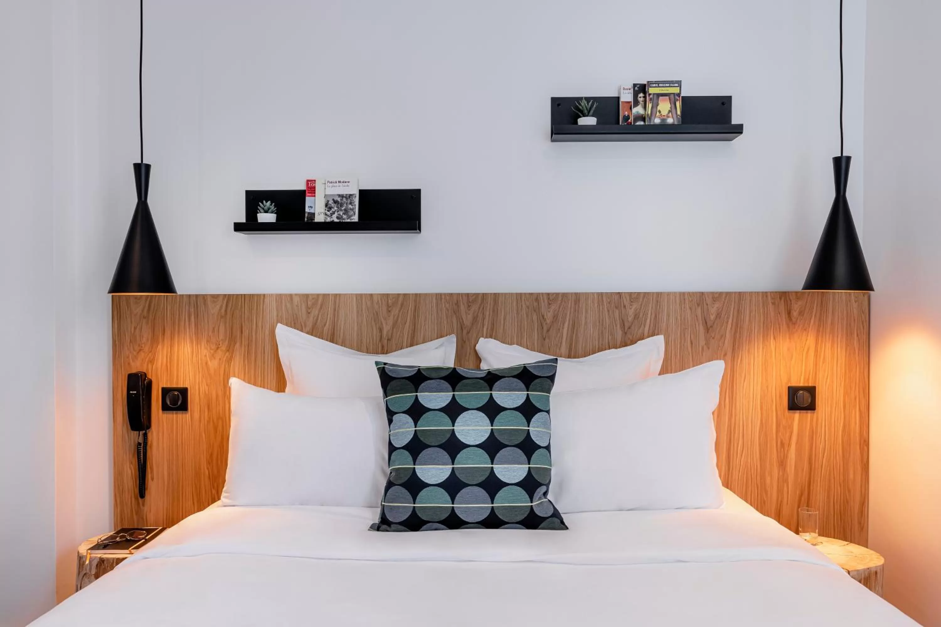 Bed in 9Hotel Bastille-Lyon