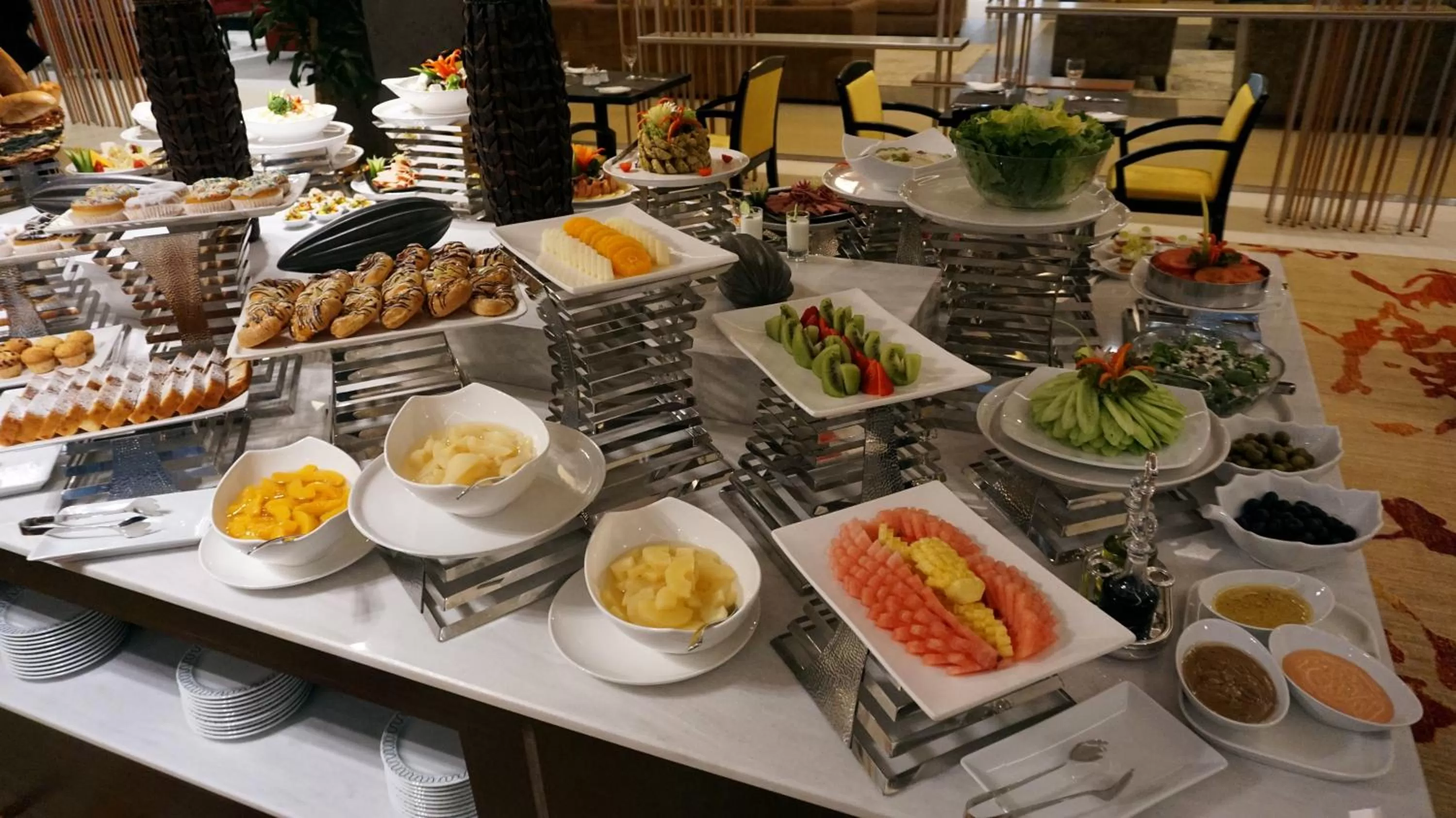 Restaurant/places to eat in Al Kout Beach Hotel