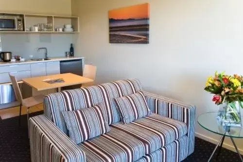 Premier One-Bedroom Suite in The Crown Hotel Premier One-Bedroom Suite in The Crown Hotel