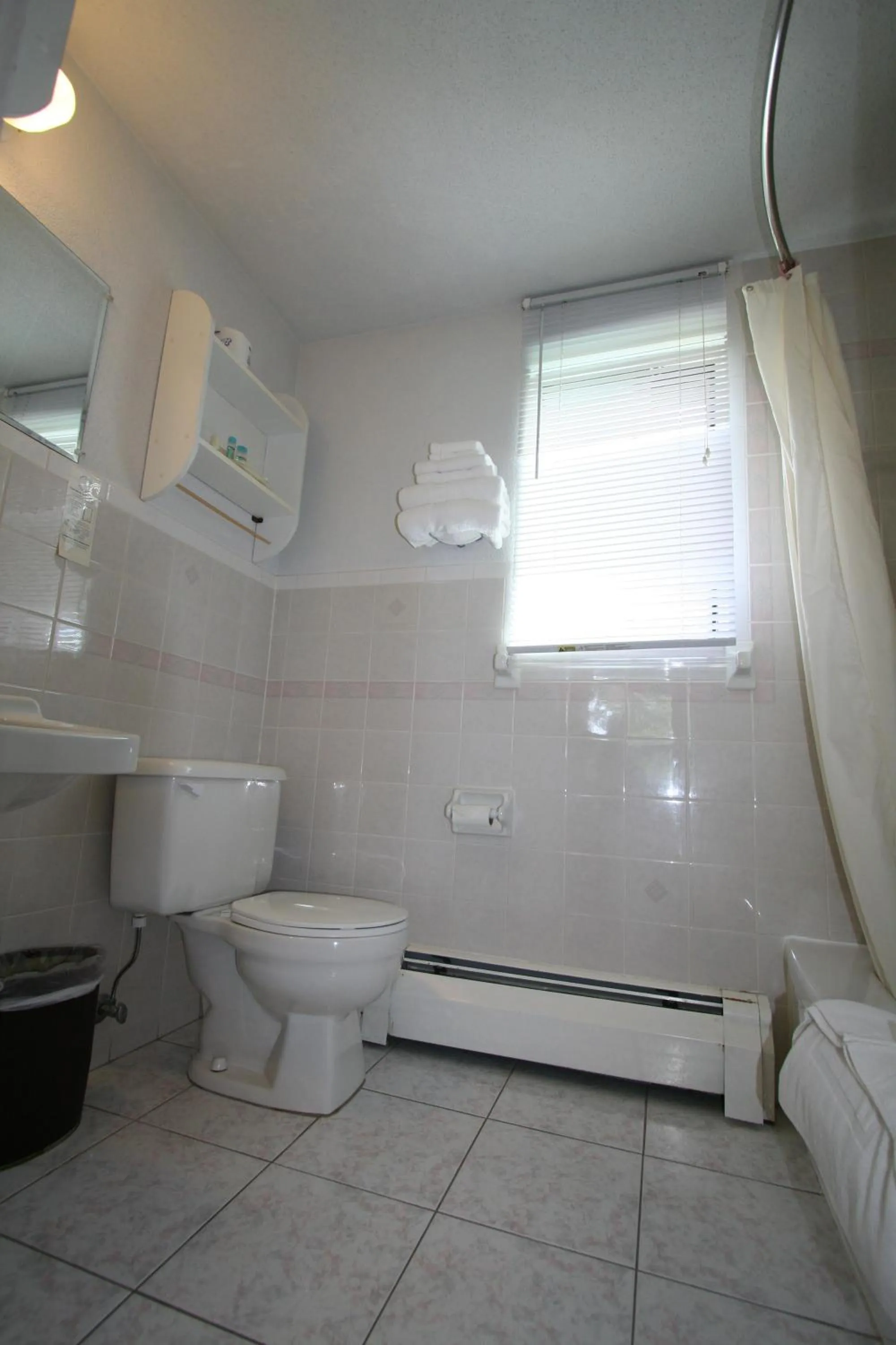 Bathroom in Motel 6 Campbellford, ON