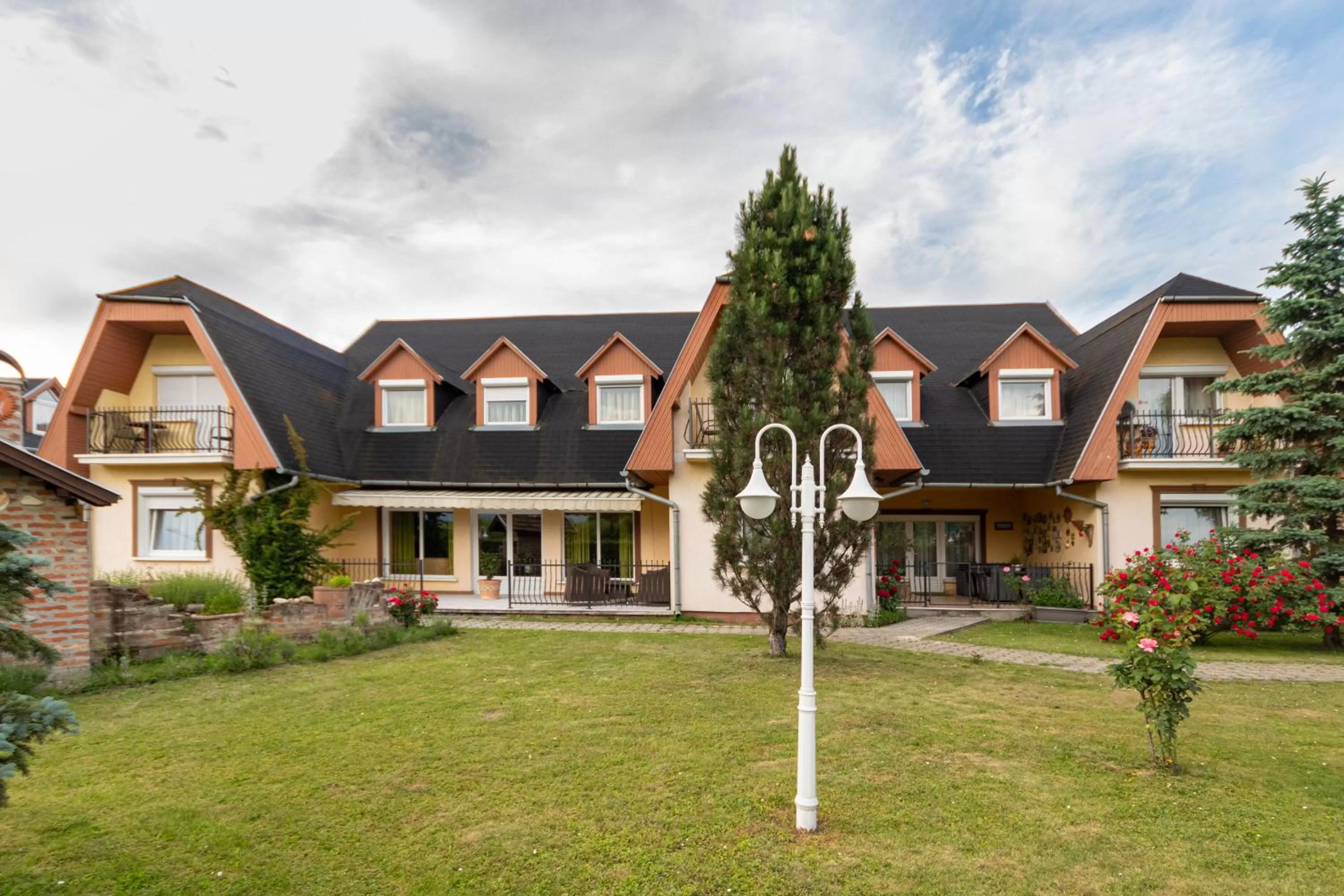 Property Building in Hotel Zéta