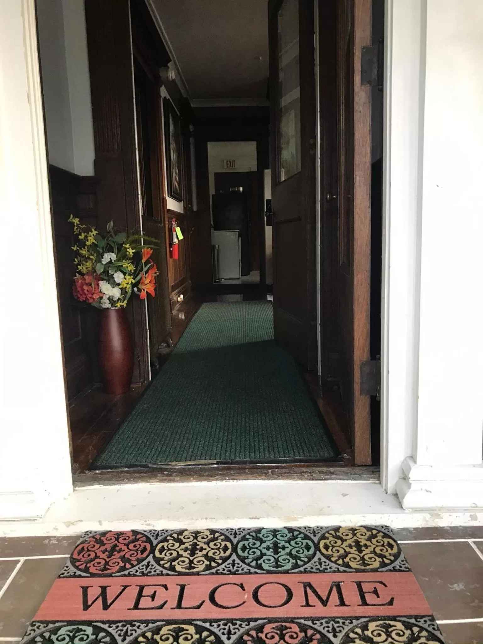 Facade/Entrance in 5 Star Victorian Mansion-Downtown No Locals